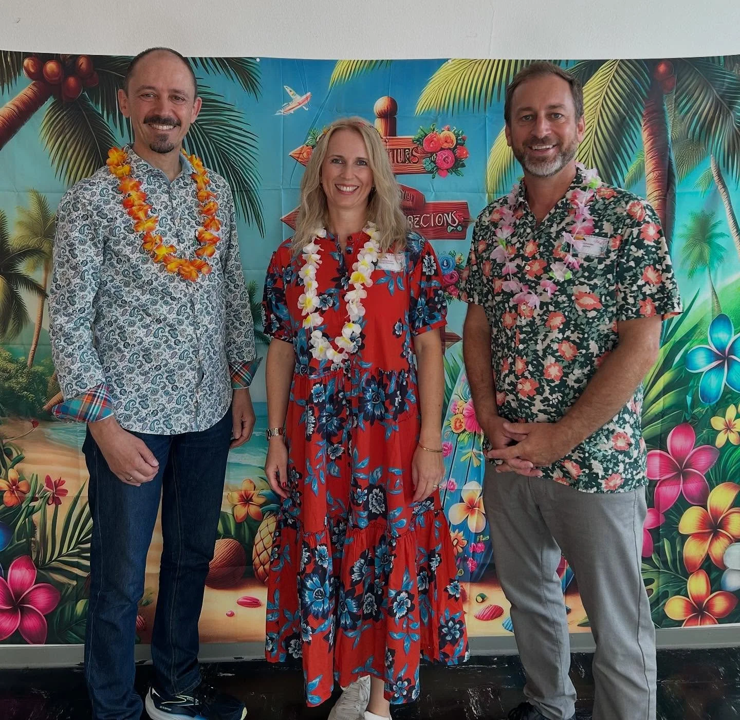 🌸Aloha und gute Laune! 🌸
Unser Sommerfest steht dieses Jahr ganz im Zeichen von Hawaii-Feeling. Gemeinsam genießen wir Sonne, Musik und leckeres Essen. ☀️🎶🍛
Ein riesiges Dankeschön an unser Team, dass im Arbeitsalltag immer volle Ene