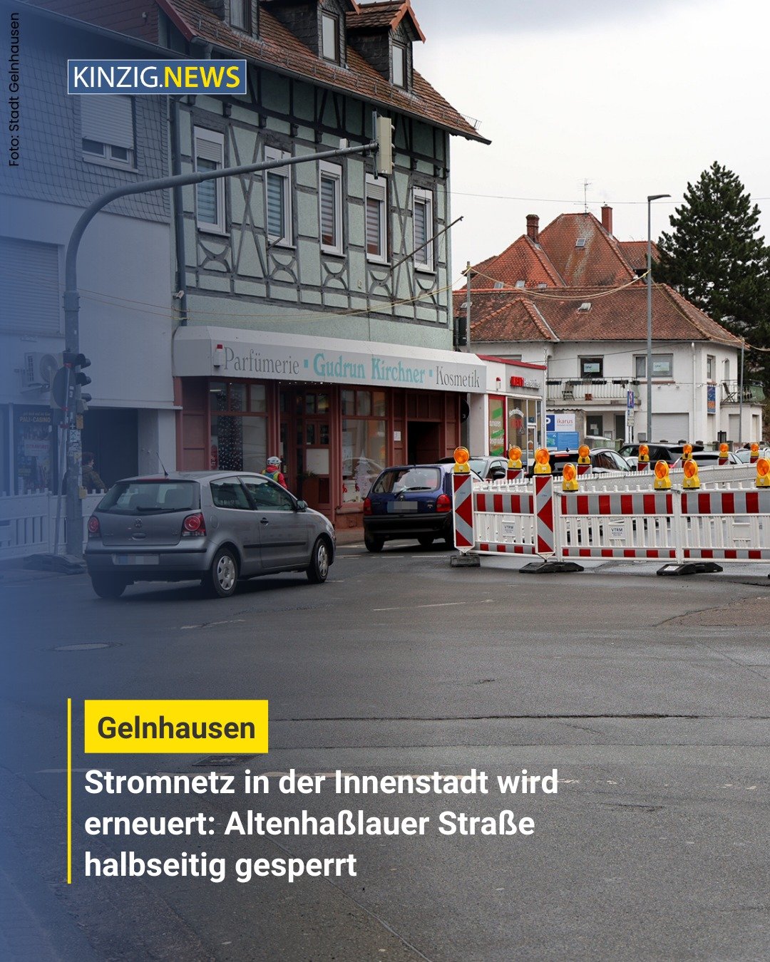 Die Altenha&szlig;lauer Stra&szlig;e in Gelnhausen ist halbseitig gesperrt; der Kreuzungsverkehr wird mit einer mobilen Baustellenampel geregelt.

Link zum Artikel: kinzig.news/30790/gelnhausen-stromnetz-in-der-innenstadt-wird-erneuert-altenhasslauer