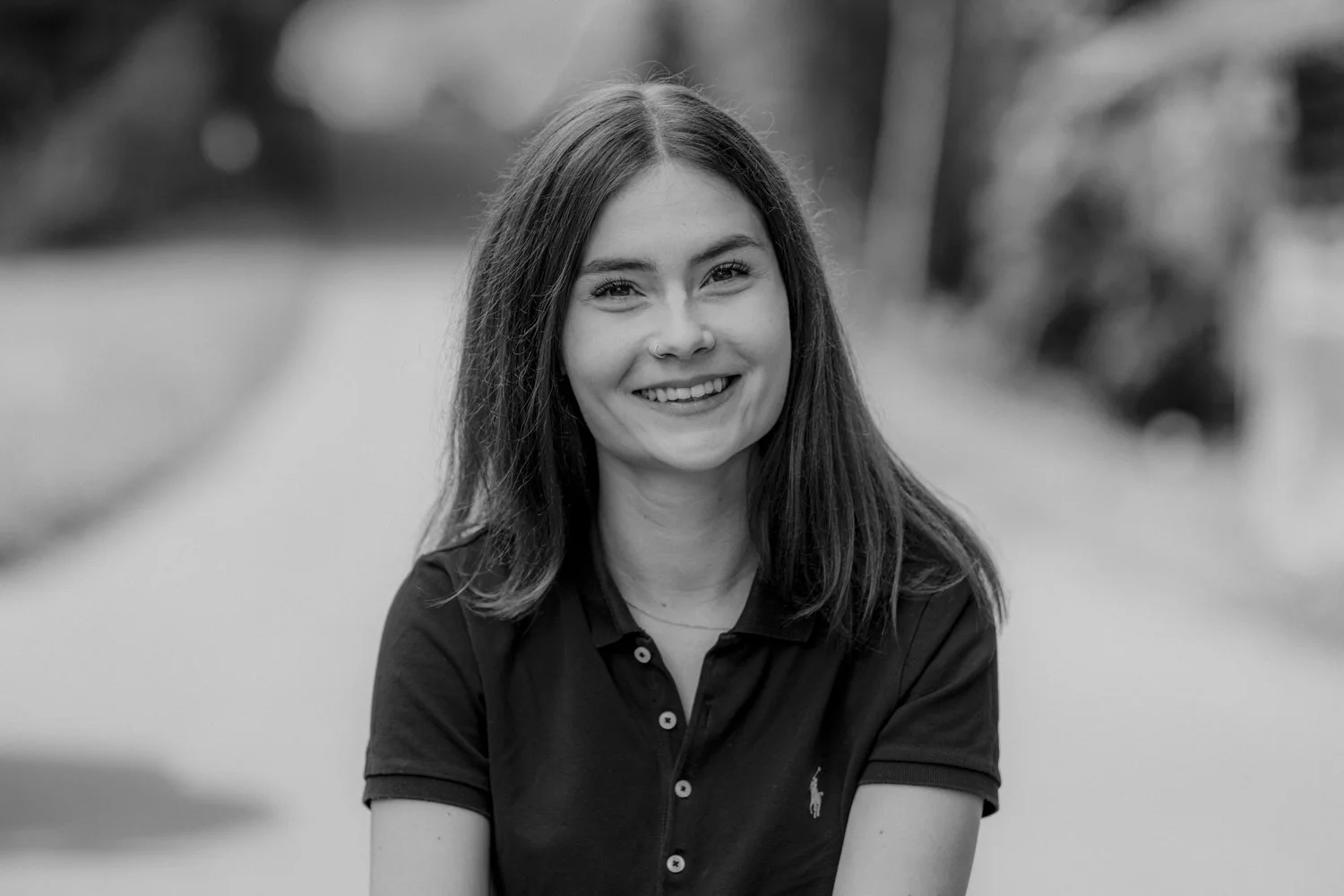 Schwarz-Weiss Portrait von einer Frau in der Zentralschweiz