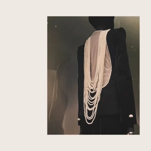 #armani Dos en perles. #inspiration