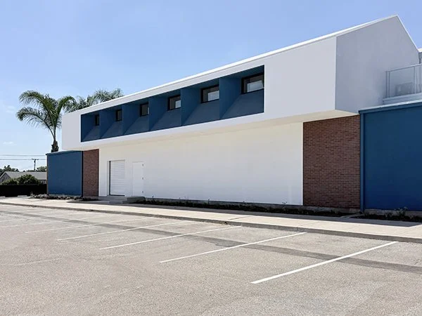 Private High School Theater cantilever and windows
