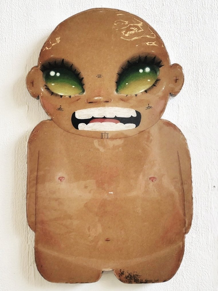 VENEERZ | 29 x 49 cm ⋆ Corrugated cardboard, markers, coloured pencils, acrylic paint pens, resin.