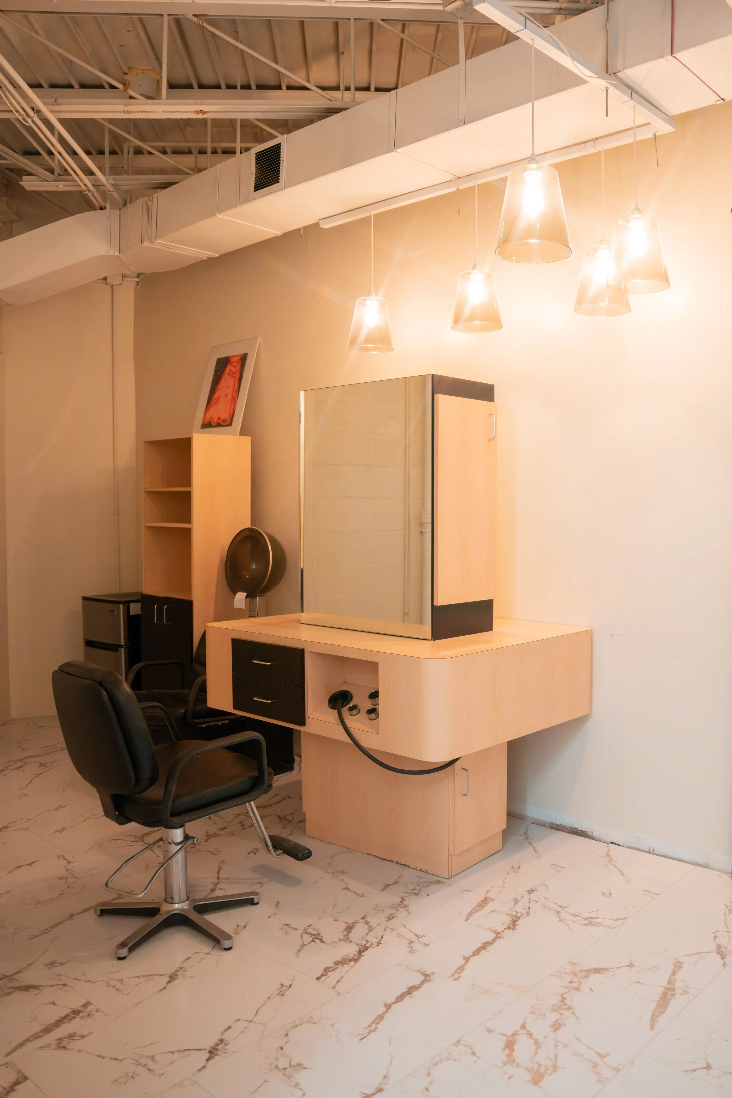 Salon station at Salon Suites by Lulu