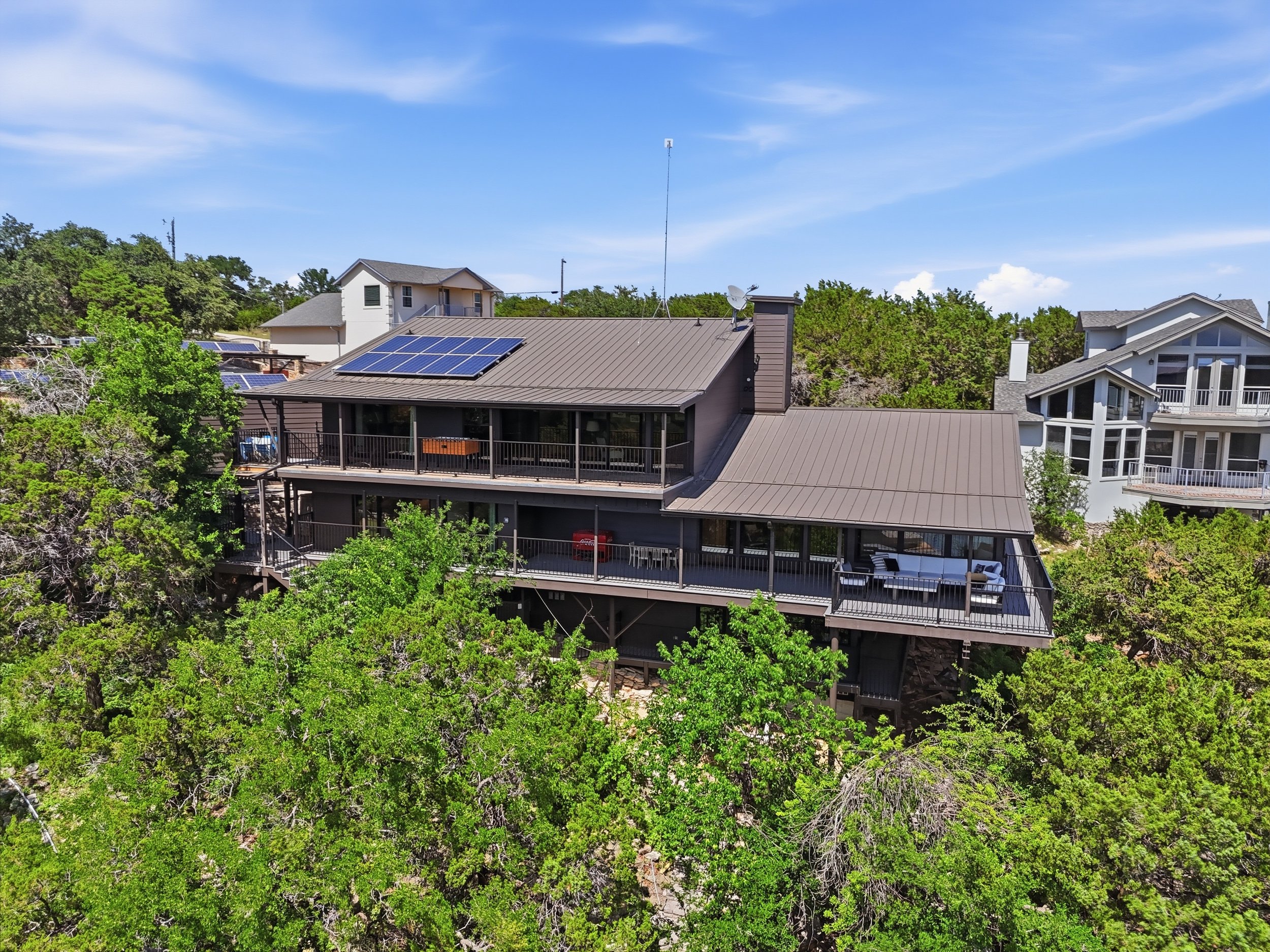 Contemporary Lakefront Living