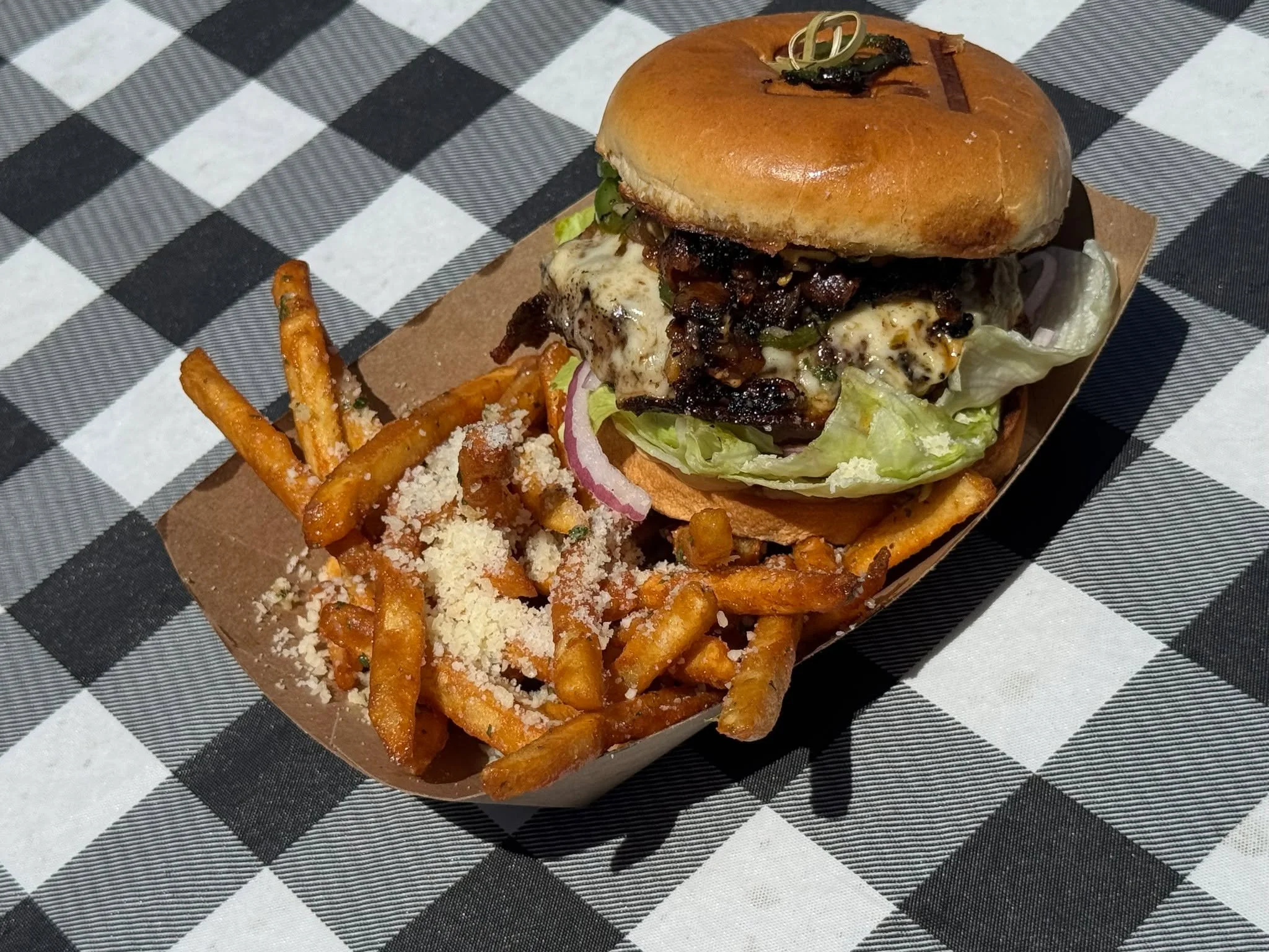 The Tangy Toro 🐂

The Tangy Toro is perfect for those that want a kick in every bite they take! A 1/3Lb patty cooked to a perfection topped with melted Pepper Jack cheese, house-made Bacon Jam and freshly grilled jalapenos. All stacked on our brande