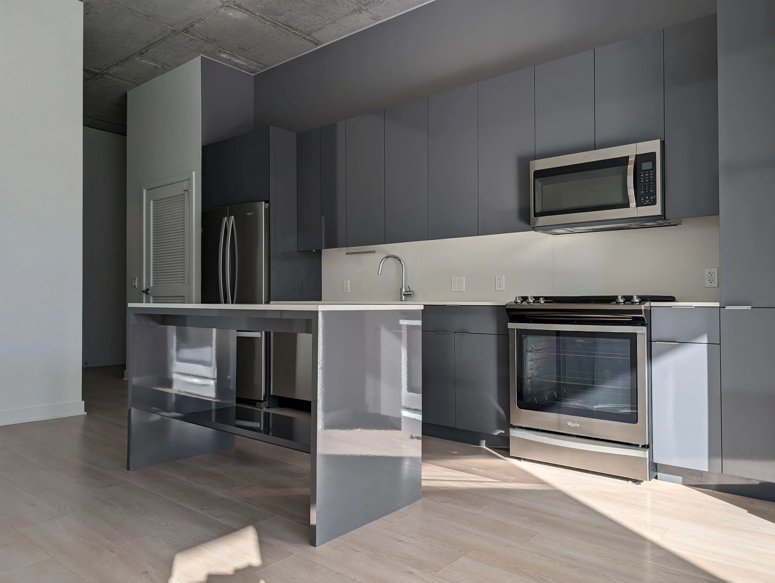 3eleven-custom-kitchen-island-luxury-apartment.jpg