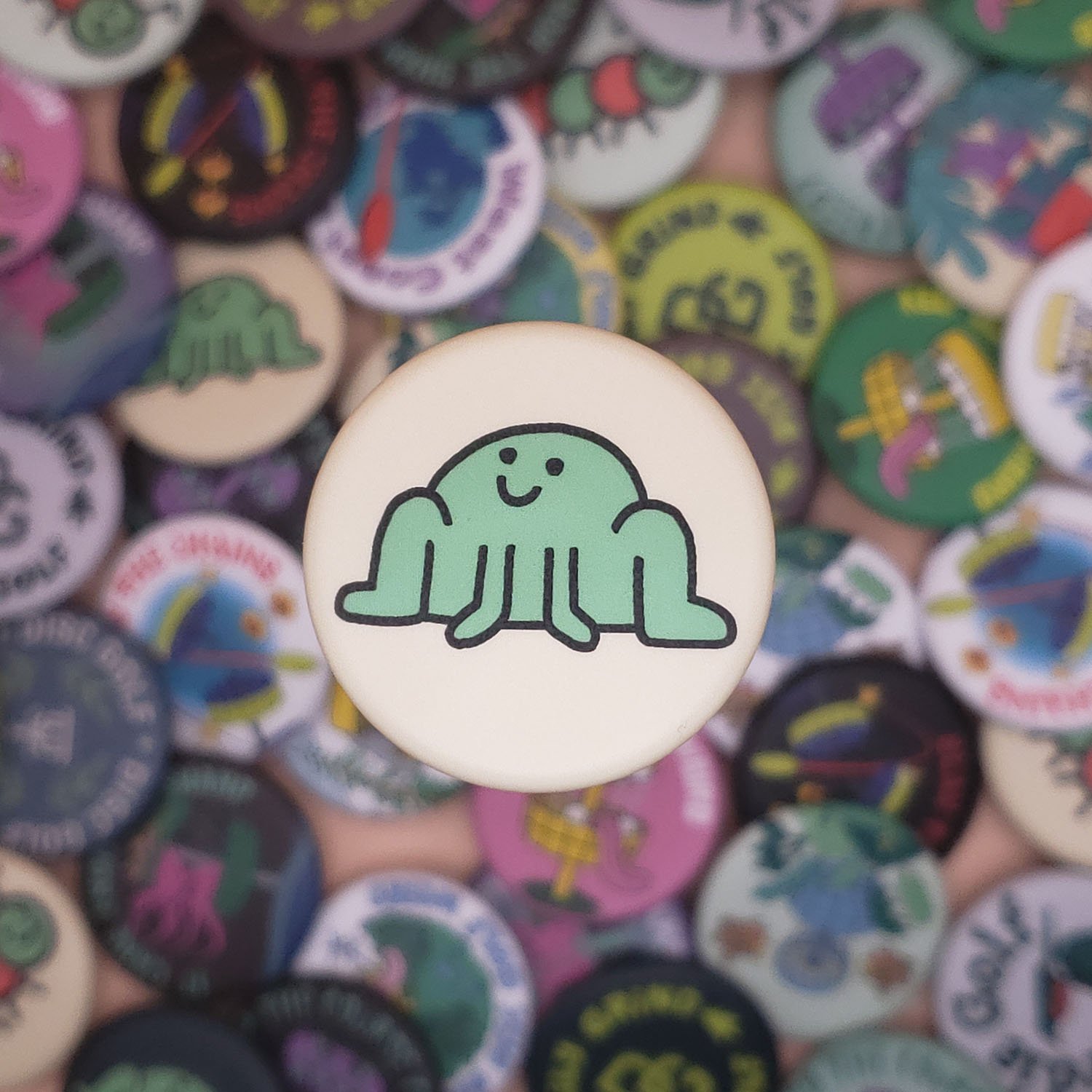 Frog-Cream-Disc-Golf-Button (small).jpg