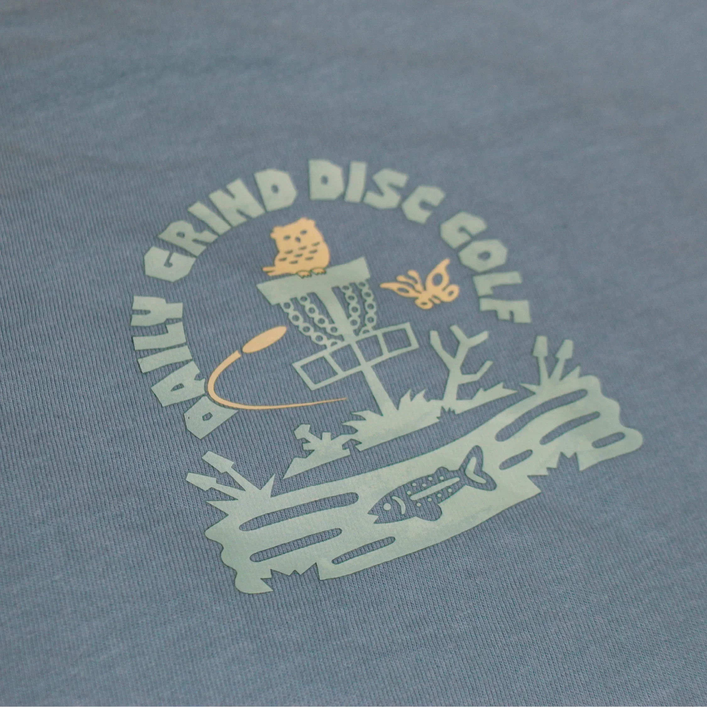 Send It - Women Fit Cropped Disc Golf Shirt - Daily Grind Disc Golf