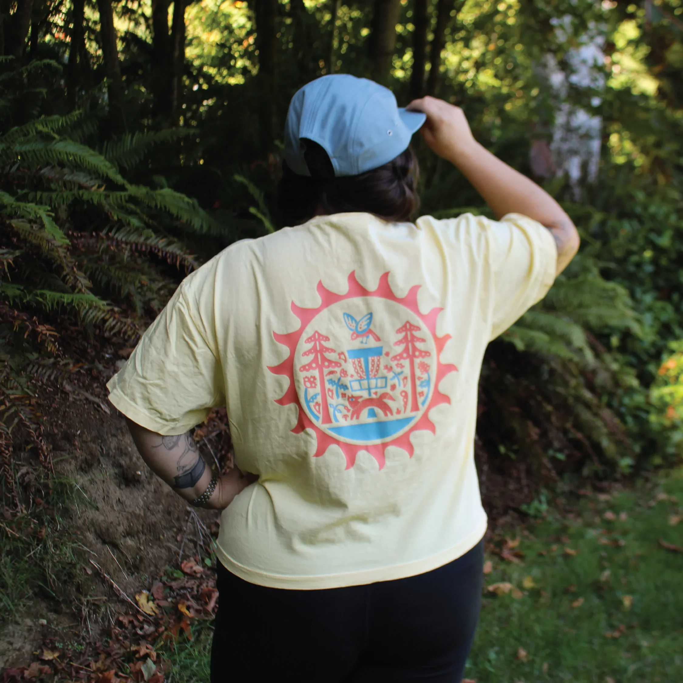 Sunburst - Women Fit Cropped Disc Golf Shirt - Daily Grind Disc Golf