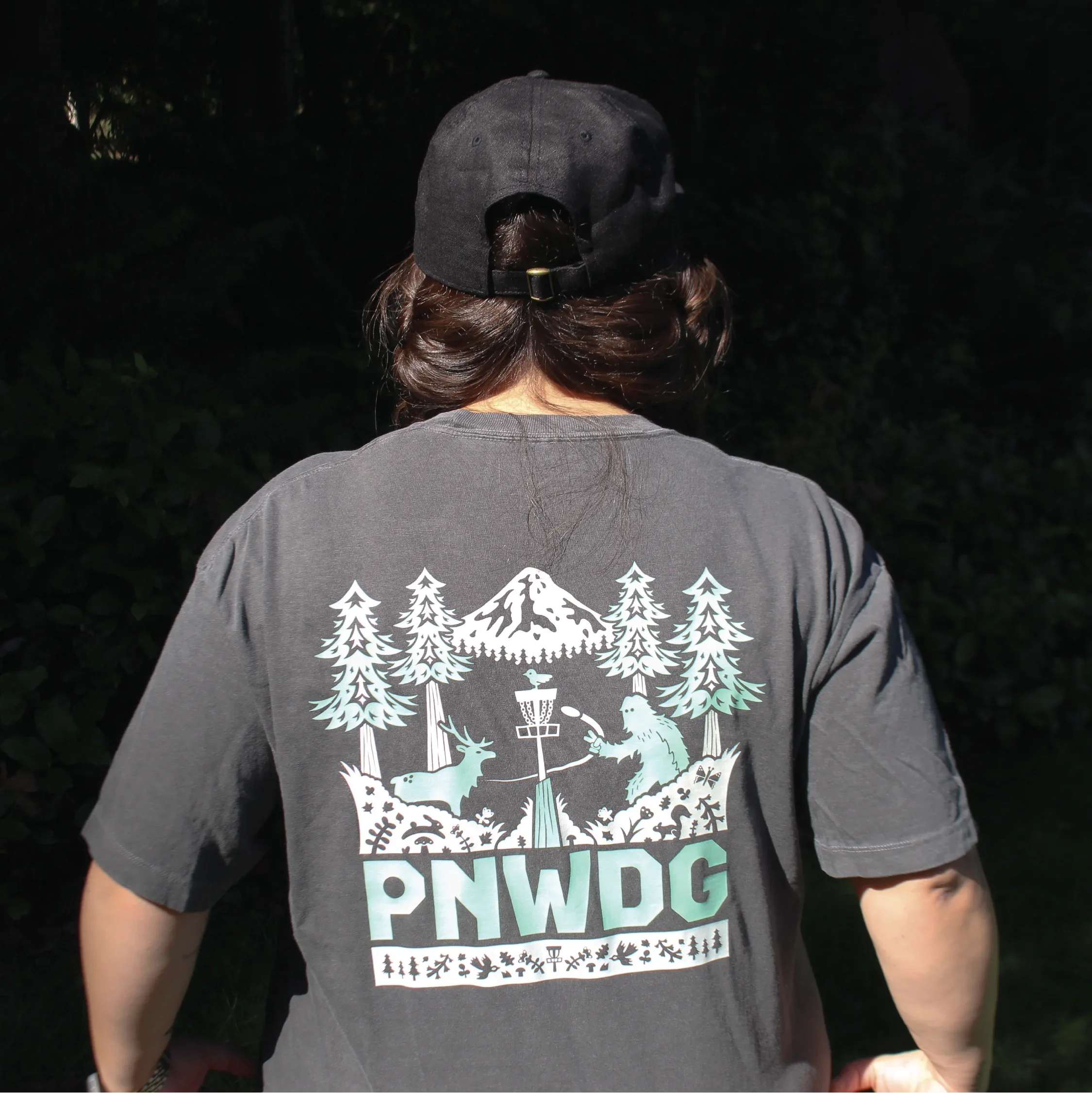 PNWDG - Women Fit Cropped Disc Golf Shirt - Daily Grind Disc Golf