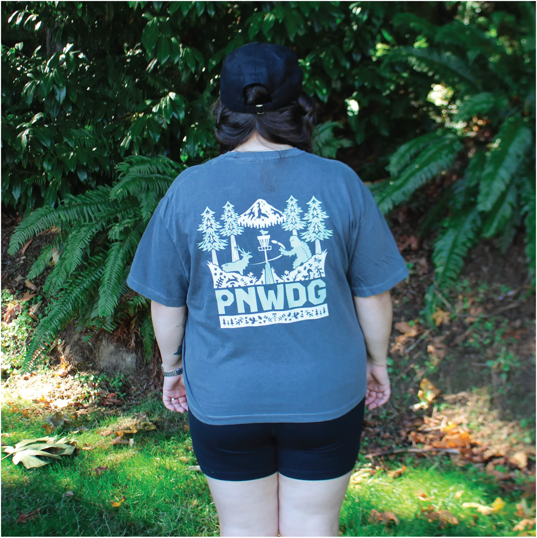 PNWDG - Women Fit Cropped Disc Golf Shirt - Daily Grind Disc Golf