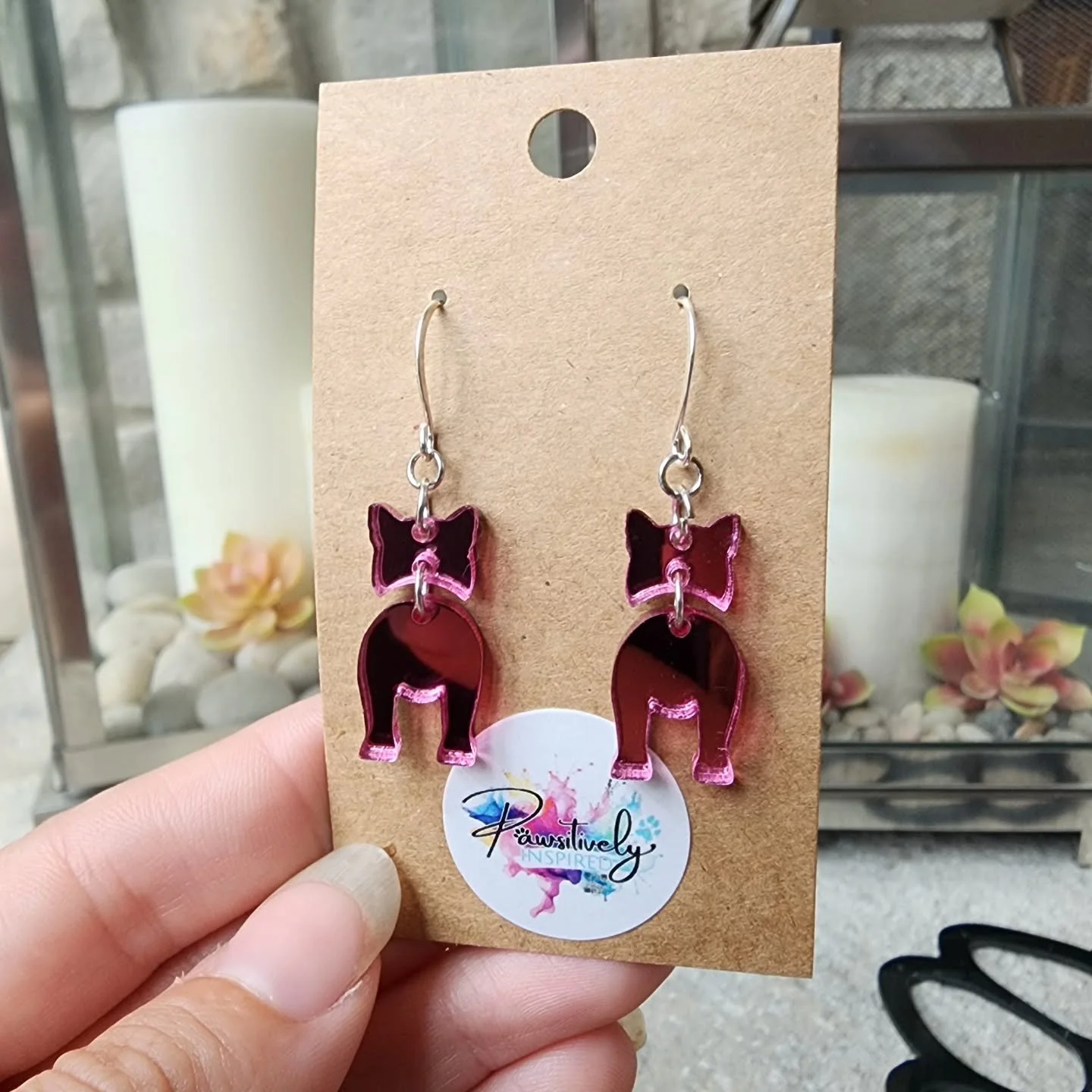 β¨NEW & SHINYβ¨
Say hello to my newest obsession: mirrored acrylic π
I’ve been having fun in the studio with this material I randomly got in an acrylic scrap grab bag I purchased—and these brand new dog silhouette earrings are just th