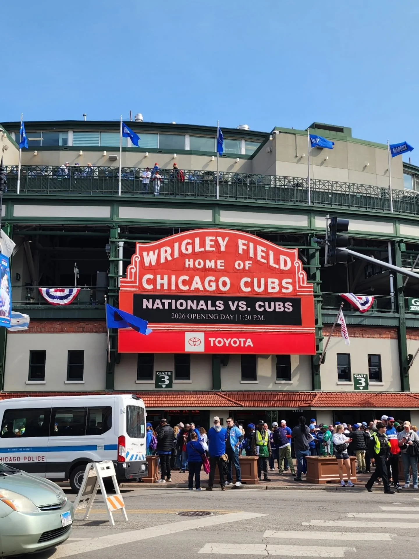 Happy Opening Day to all who celebrate! EAMUS CATULI! 🐻⚾️❤️💙

#GoCubsGo #wrigleyfield #OpeningDay #bleacherbum #FlyTheW
