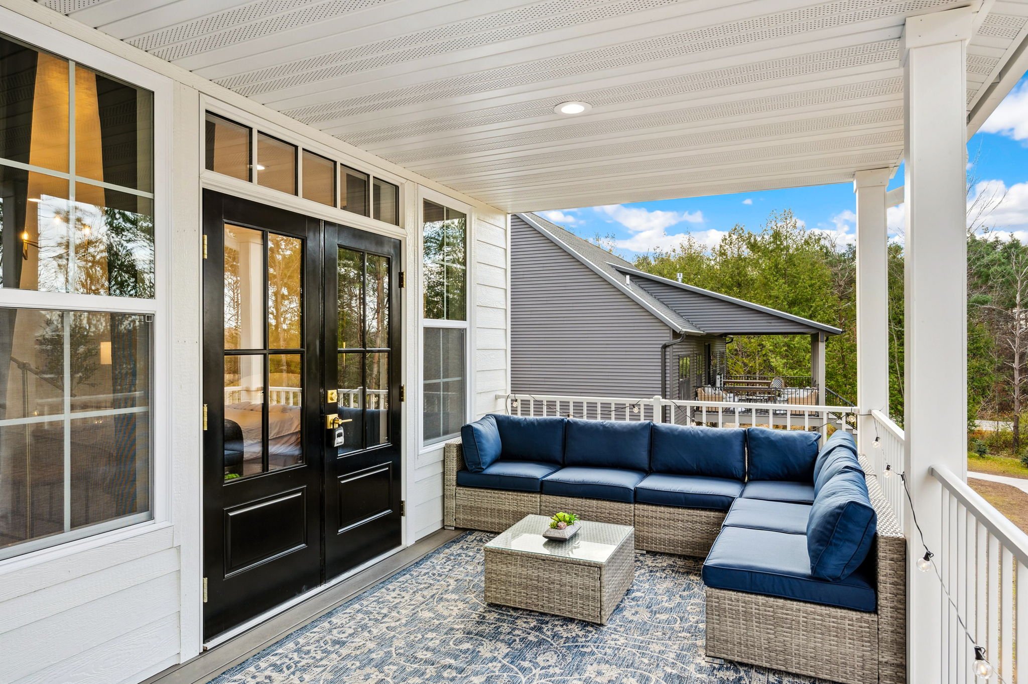 Ample seating to enjoy wonderful conversations with your most favorite people. Perfect for a coffee in the morning or a glass of wine before dinner in the evenings!