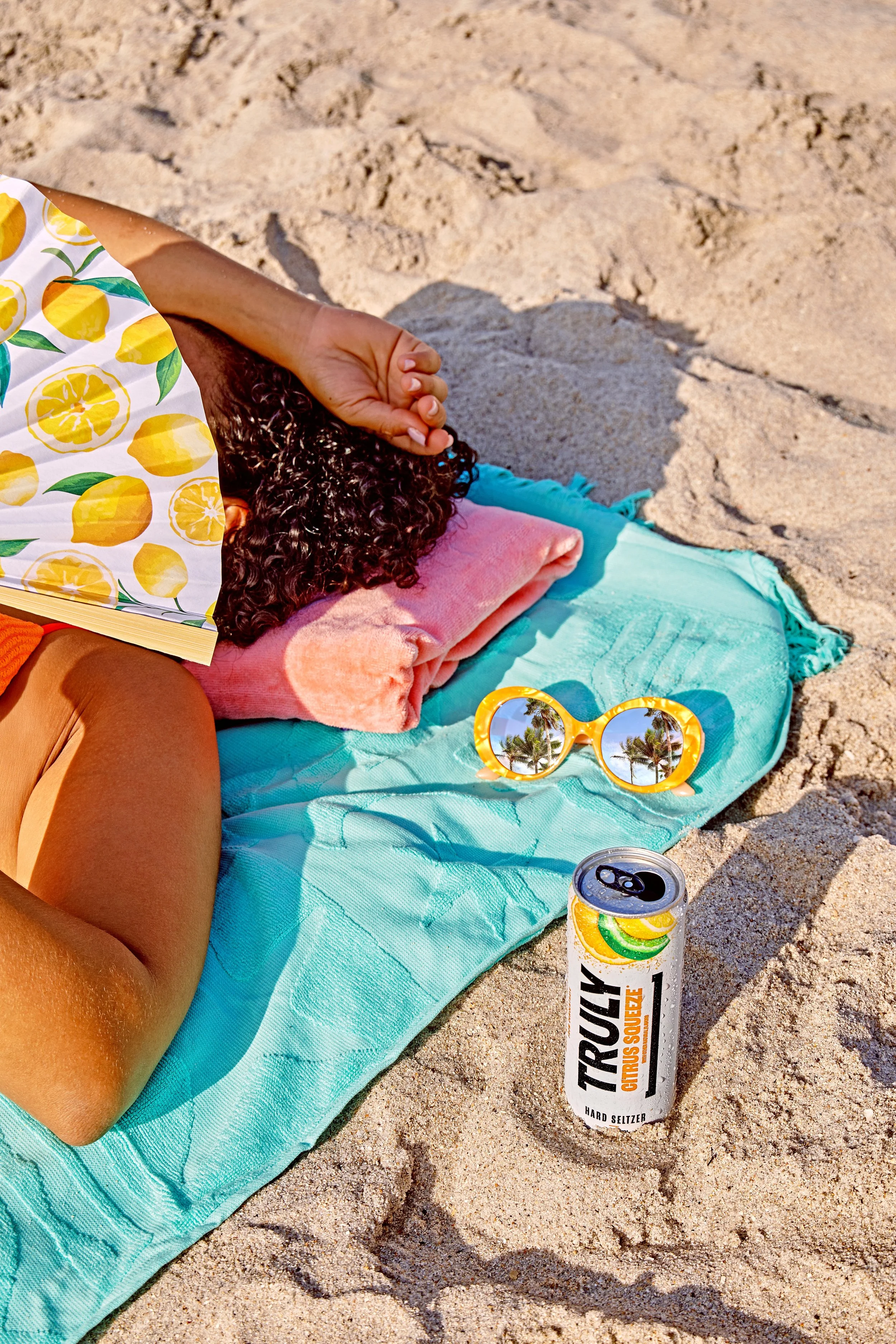 Beach_Lounge_ Berry_Variety_Party_Pack_25300735.jpg