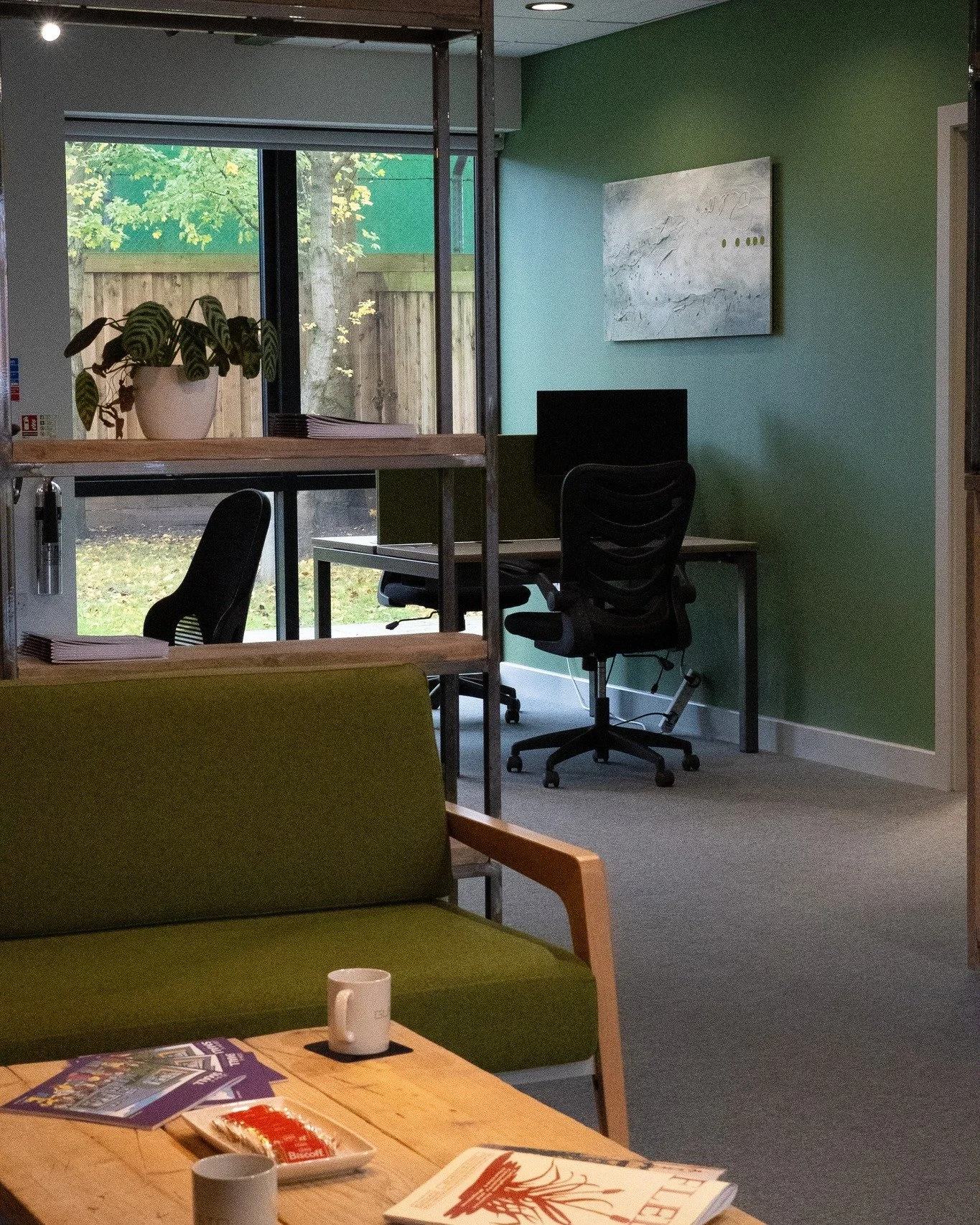 Ditch the distractions and join our community. 👋

Gusto House is more than just a desk, it's a community that's built for modern work. We offer the ultimate mix of flexibility, value, and amenities right here in the heart of Collingham.

☕ Fast Wi-F