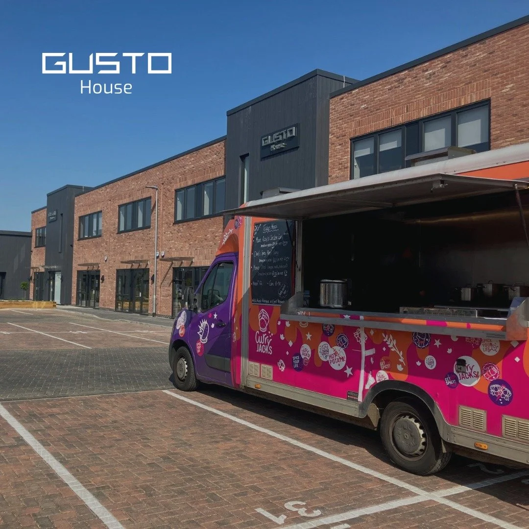 Guess who's back, Collingham? @curryjackscaf  are bringing their incredible food to us tonight from 5-7pm! 

You know how quickly they sell out here, so make sure to pre-order by messaging their page or emailing spiceyourlife@curryjacks.uk.

As alway