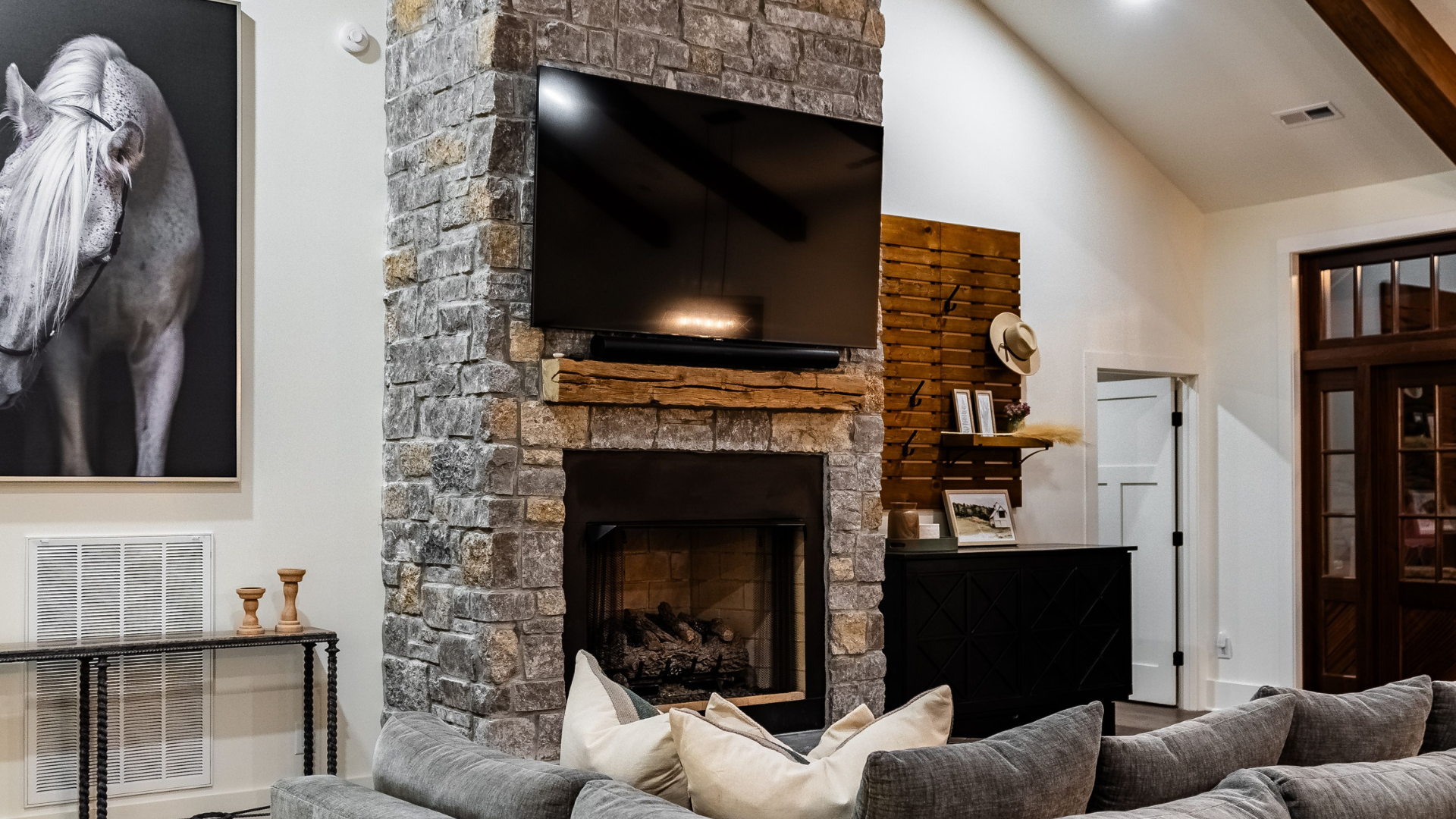 INTERIOR fireplace - Copy.png