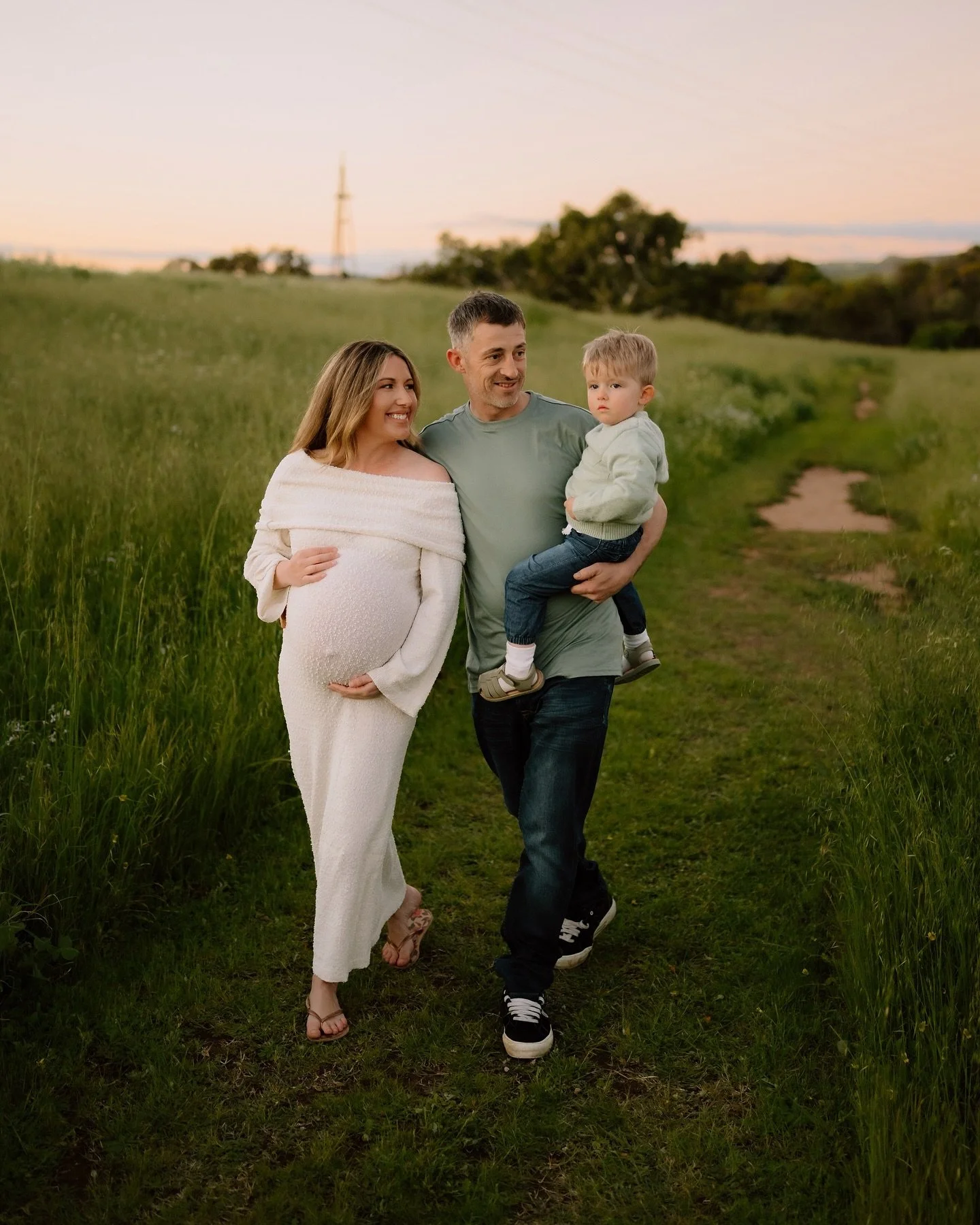 how special to have captured Arlo in mum&rsquo;s tummy back in 2023 &mdash; and now 2025 we get to celebrate him becoming a big brother 🤍

adoring, yet again, capturing Beki &amp; Owen in their element 🥹
.
.
.
#maternity #maternityphotos #familymat