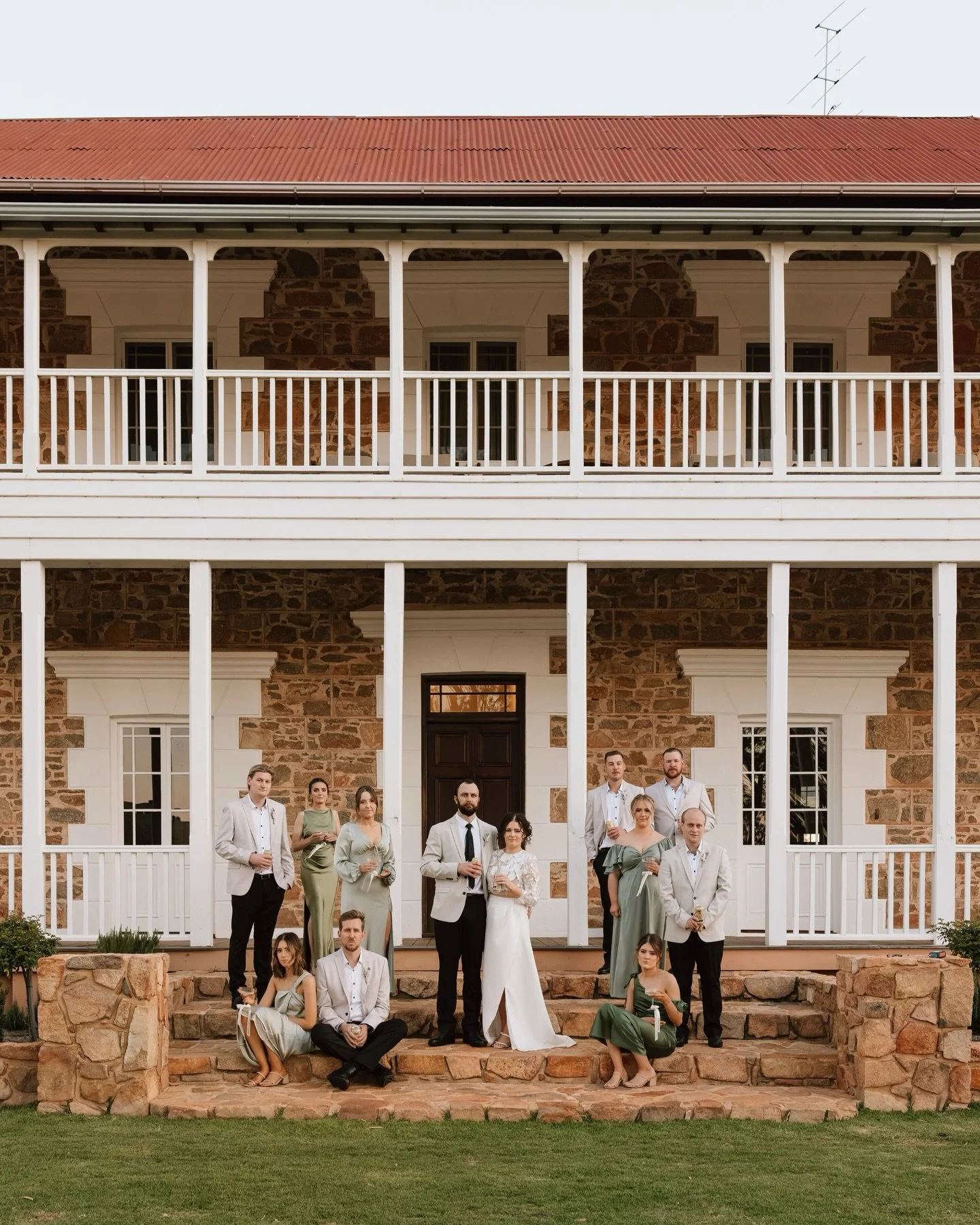 had the ultimate blessing to travel to @bucklandestate in october to celebrate alongside L+J 🤍 still thinking about this day constantly and so incredibly lucky to have snapped up the wedding of the century for these two and their crew. 

our state&r