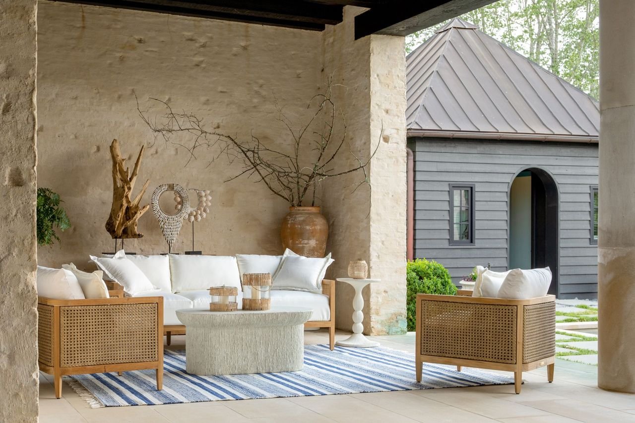 @summerclassics true statement seating made for the outdoors. Make a stunning statement and shop @summerclassics 🛍🤩 #outdoor #outdoorliving #liveoutside #chenal #diningoutside #outdoorspaces #littlerock #backyard #shoplocal