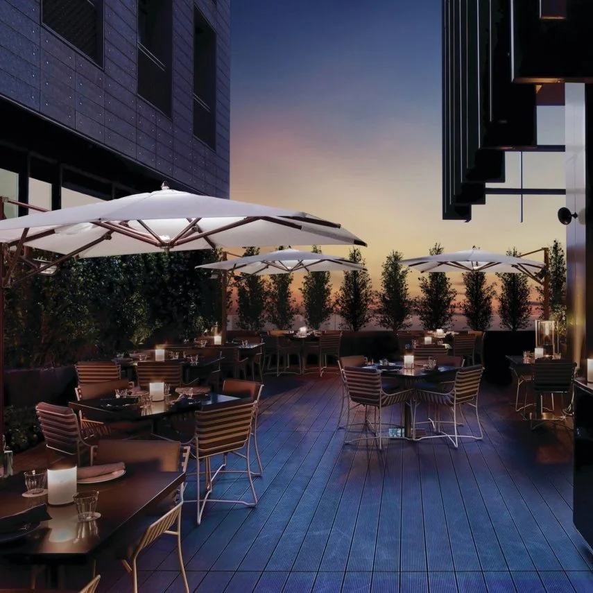 From oceanfront resorts to private patios, @tuuci.living  parasols are the ultimate expression of outdoor sophistication. Each piece is crafted from marine grade materials and tested to withstand the harshest elements without ever compromising on bea