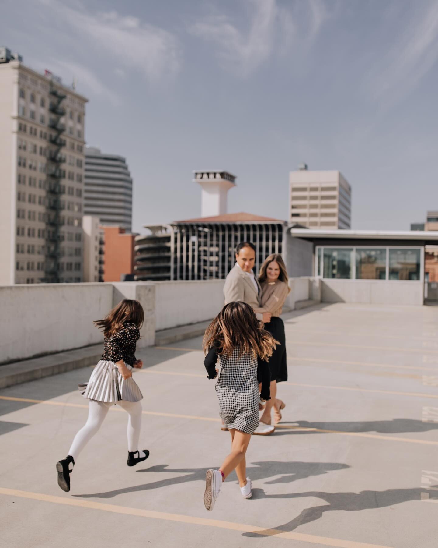 No family session is like another! Loved this fun rooftop session I shot last fall. Gotta love those city vibes&hellip;and outfits on point 😉

#family #boisefamilyphotographer #boisephotographer #treasurevalleyphotographer #hiltonheadphotographer #c