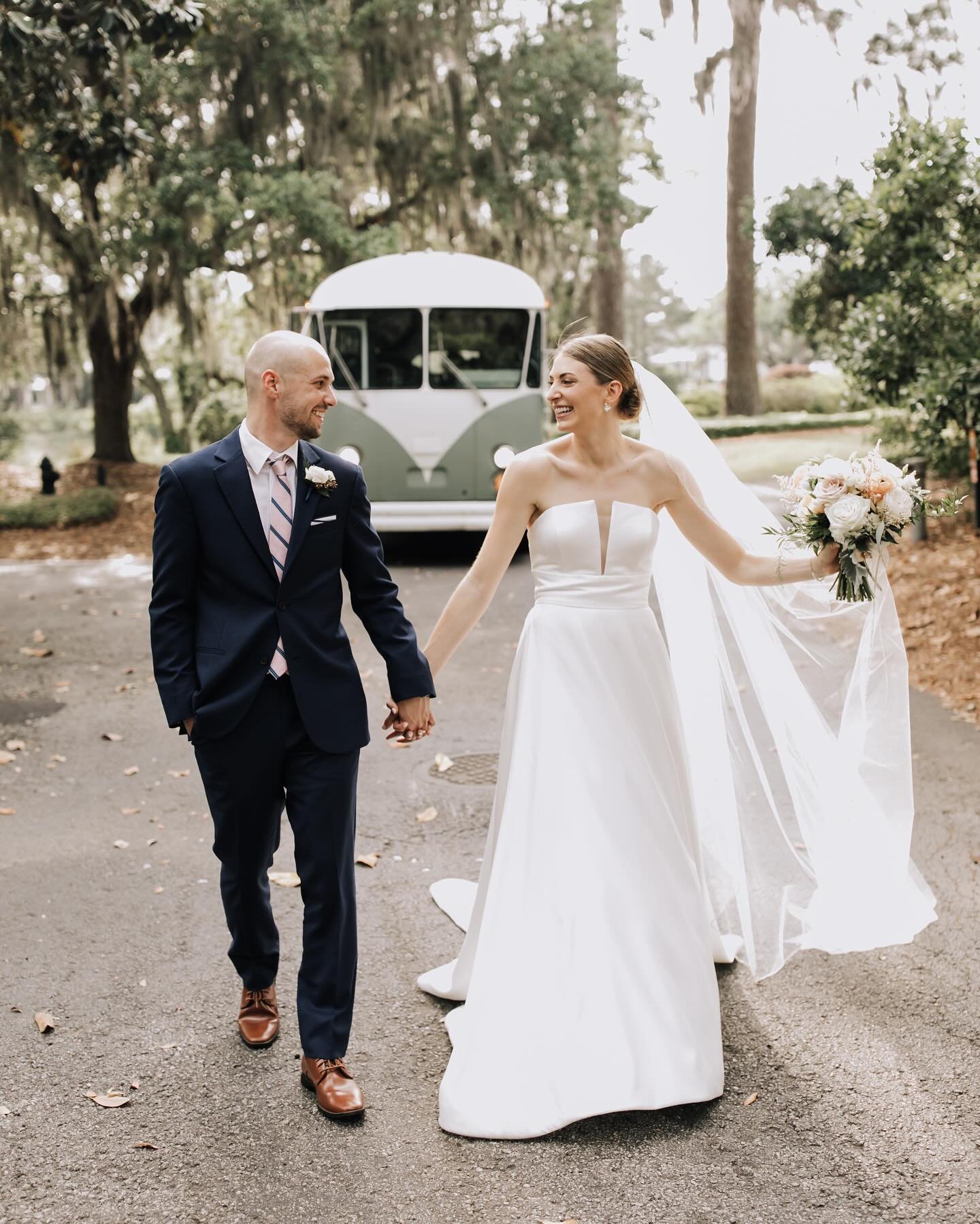 What a beautiful wedding this past weekend in the LowCountry! Love what I do and the amazing people I get to meet along the way 🥰 

Definitely more to share, but this will do for now! 

@claire_ziegler 
Planner: @megn_barker 
Photographer: @carriefr