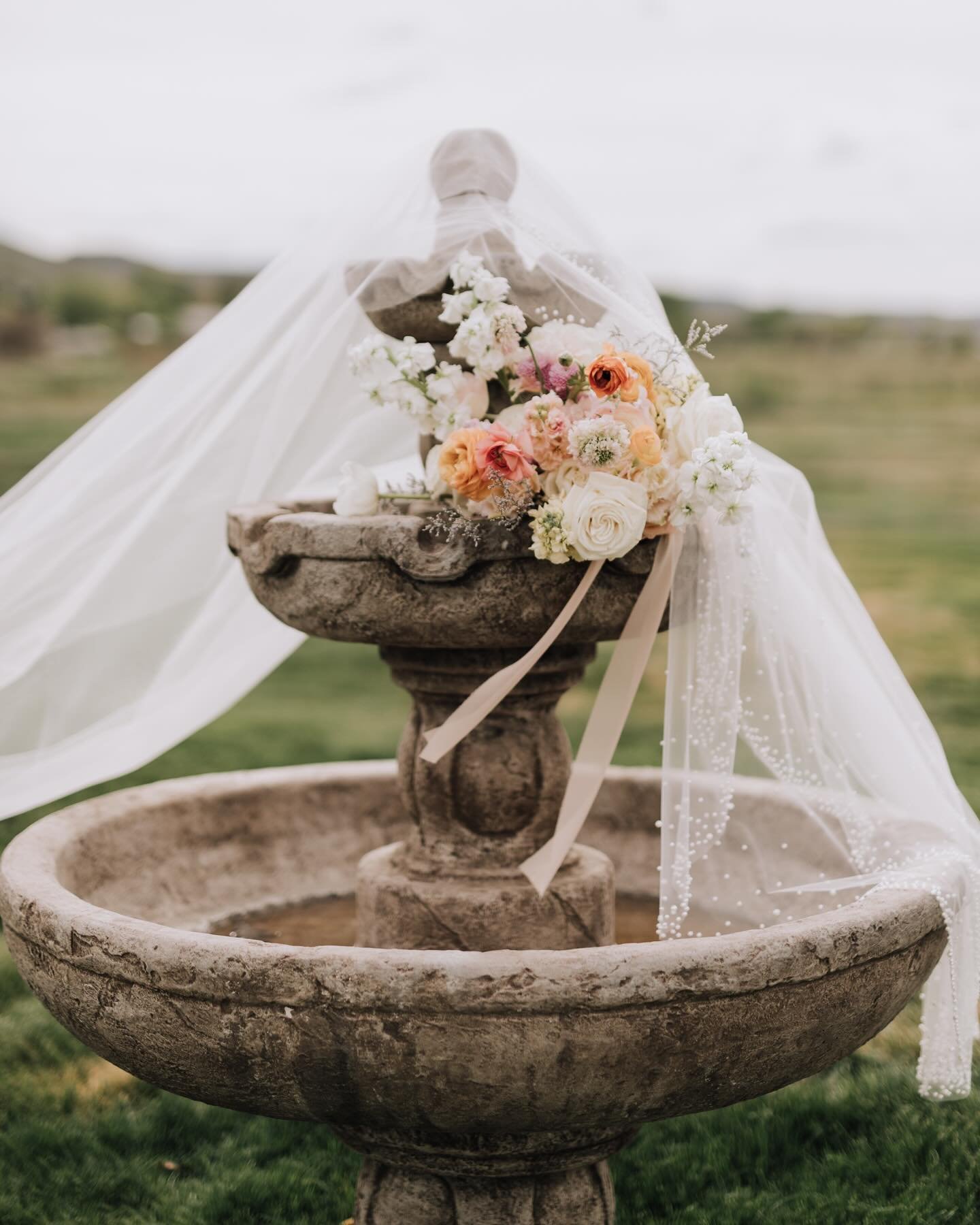 A moment for these romantic spring photos, the colors could not have been more beautiful!

Venue: @magnoliacottagevenue
Florals: @cedarboxblooms
Hair &amp; makeup: @idahostylists
Bar: @countylinewineco
Rentals: @golddust.specialtyrentals 
Models: @li