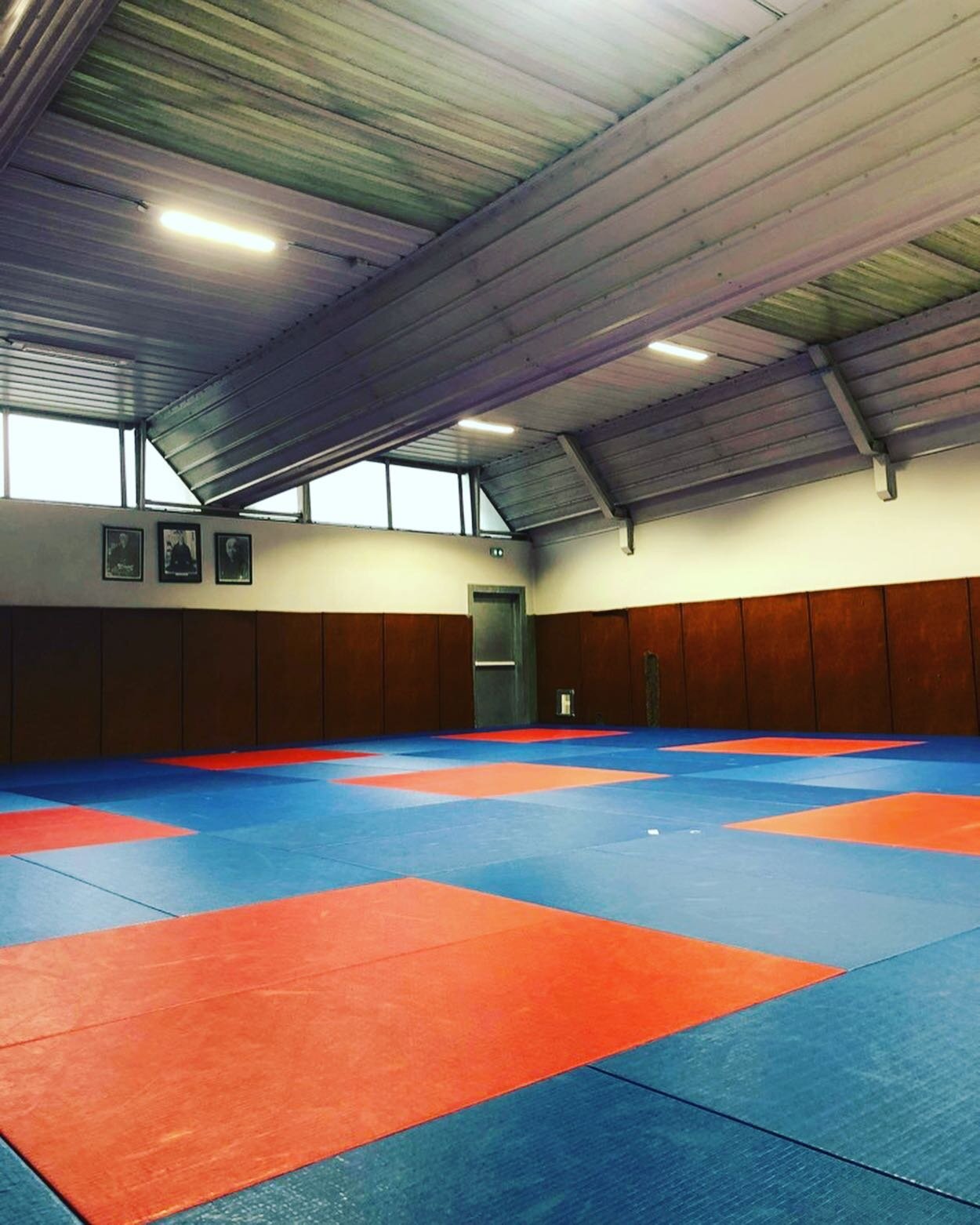 2 salles / 2 ambiances &hellip; 2 fois plus de Kung fu pr&egrave;s de chez vous !
🥋 le dojo du coll&egrave;ge St. Bernard &agrave; Bayonne : tous les jeudi de 18h &agrave; 20h.
🎯 centre de Bayonne 

🥷 le gymnase du lyc&eacute;e Villa Pia tous les 