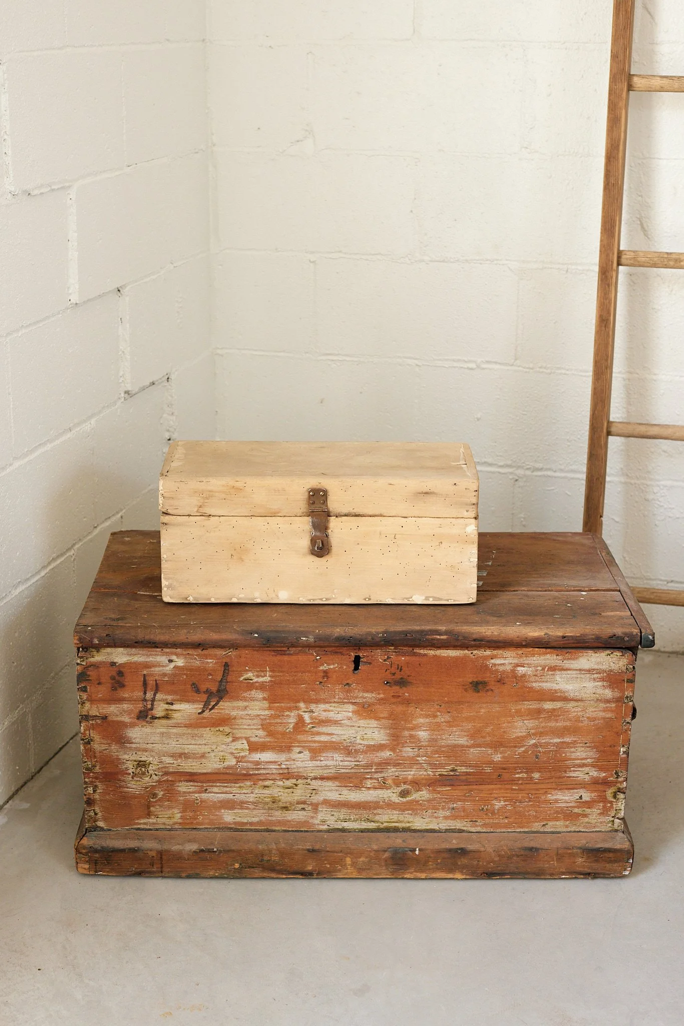 lg wood storage chest main shot.jpg