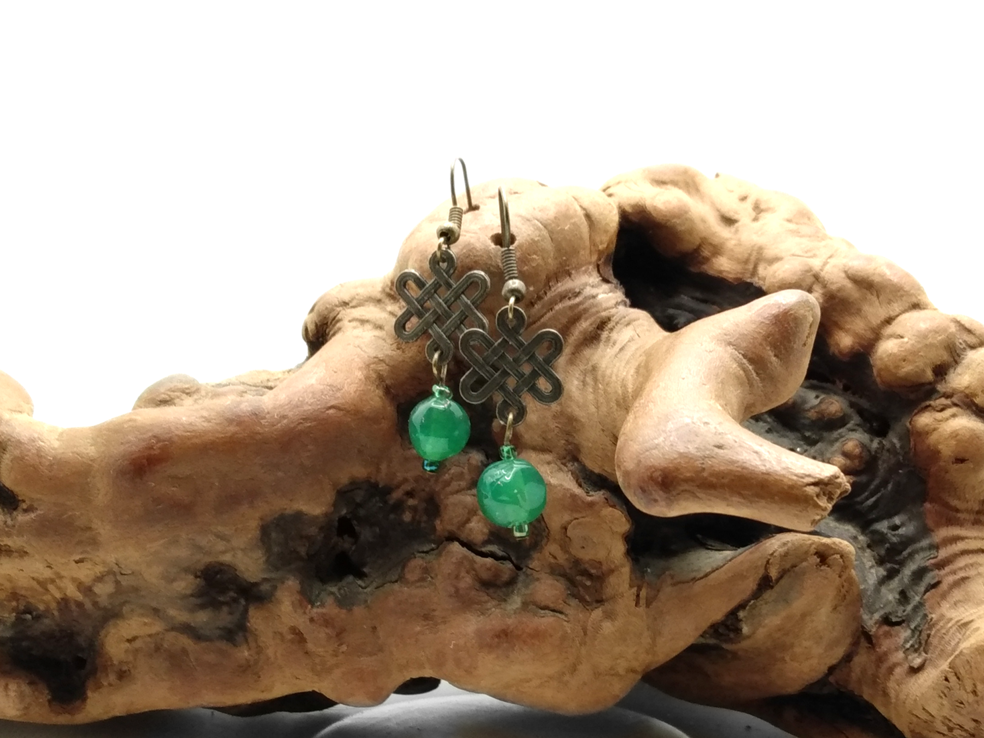 #130 Celtic Bowen Knot with Large Green Bead