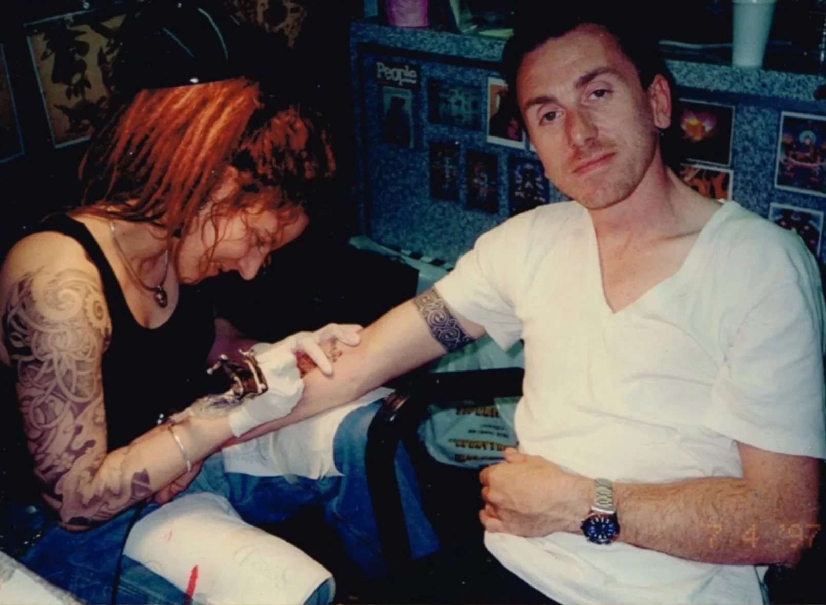 Tim Roth getting tattooed by Ronda