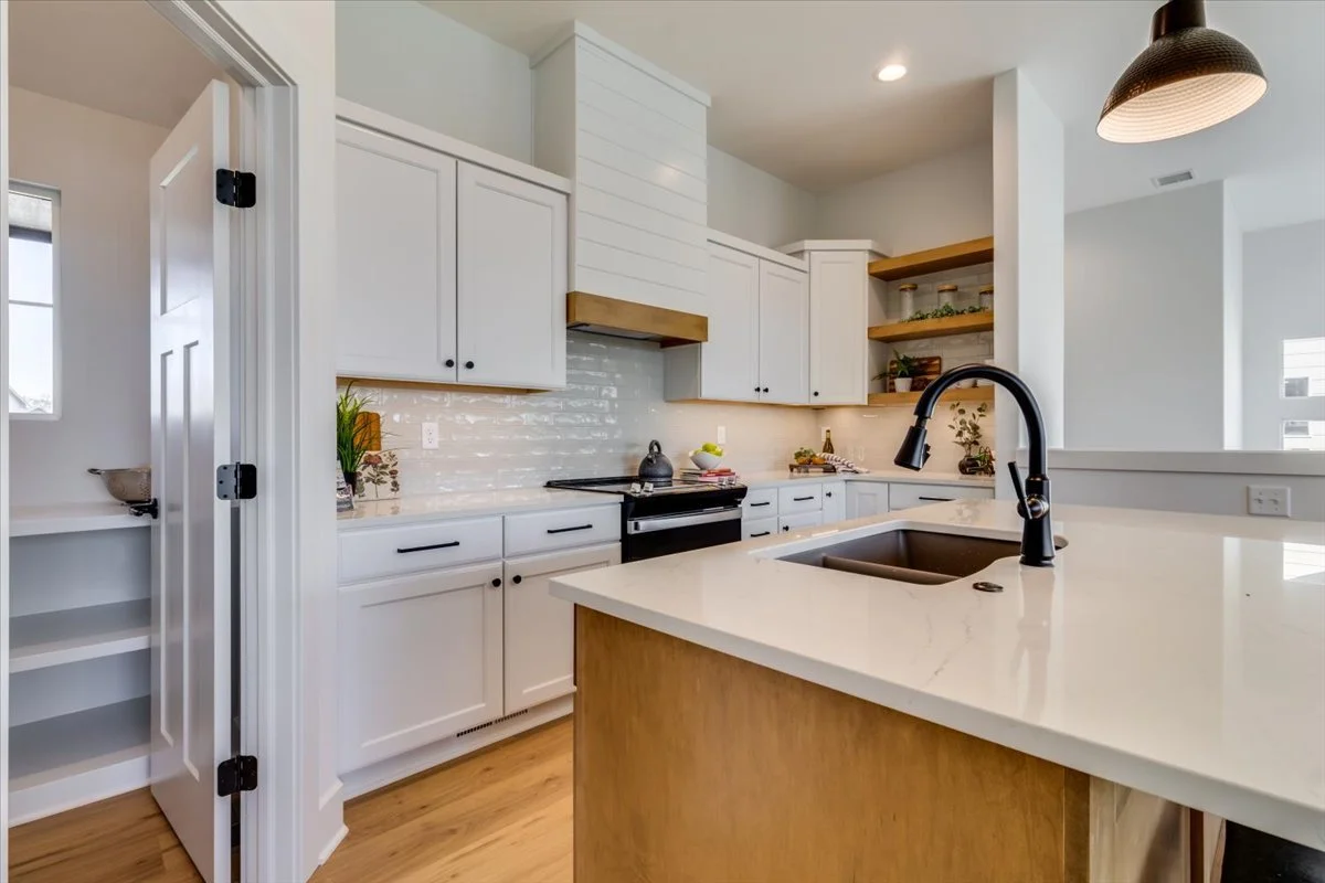 10-4710 N Saker Cir-11.jpg