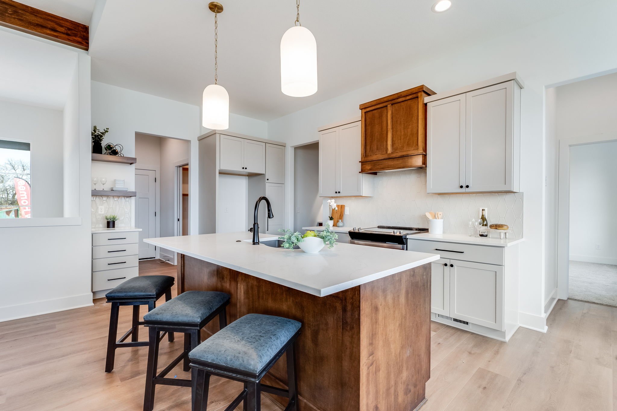 4734 N Saker St-17.jpg