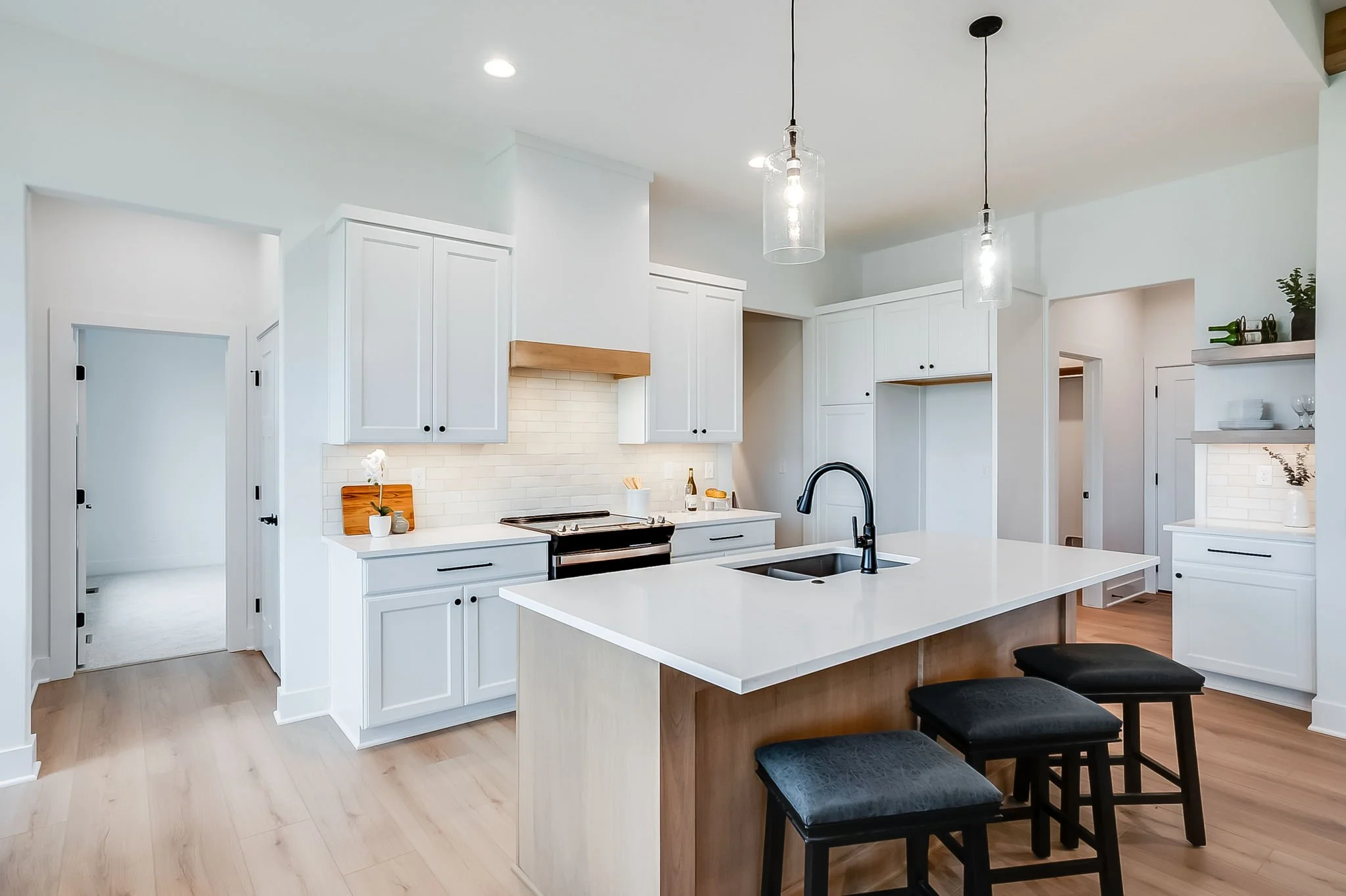 5849 N St Paul Ct-10.jpg