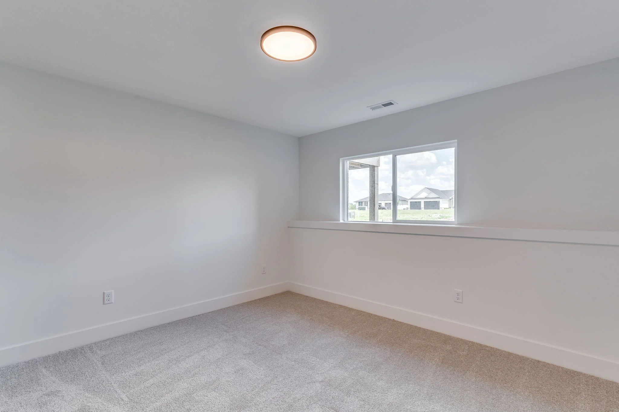 40-web-or-mls-210 S Wellcrest Ct-40.jpg