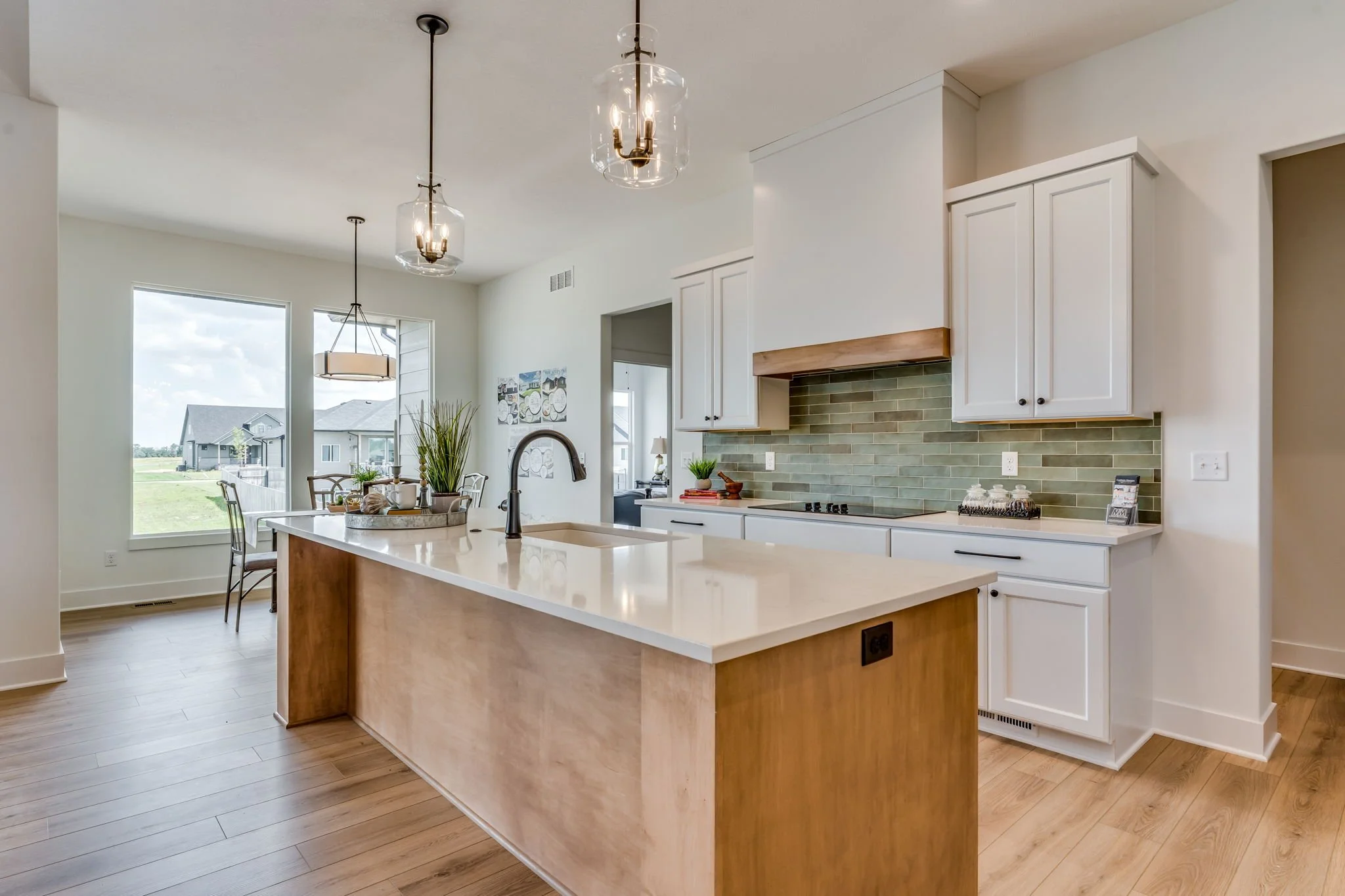 16-web-or-mls-210 S Wellcrest Ct-16.jpg