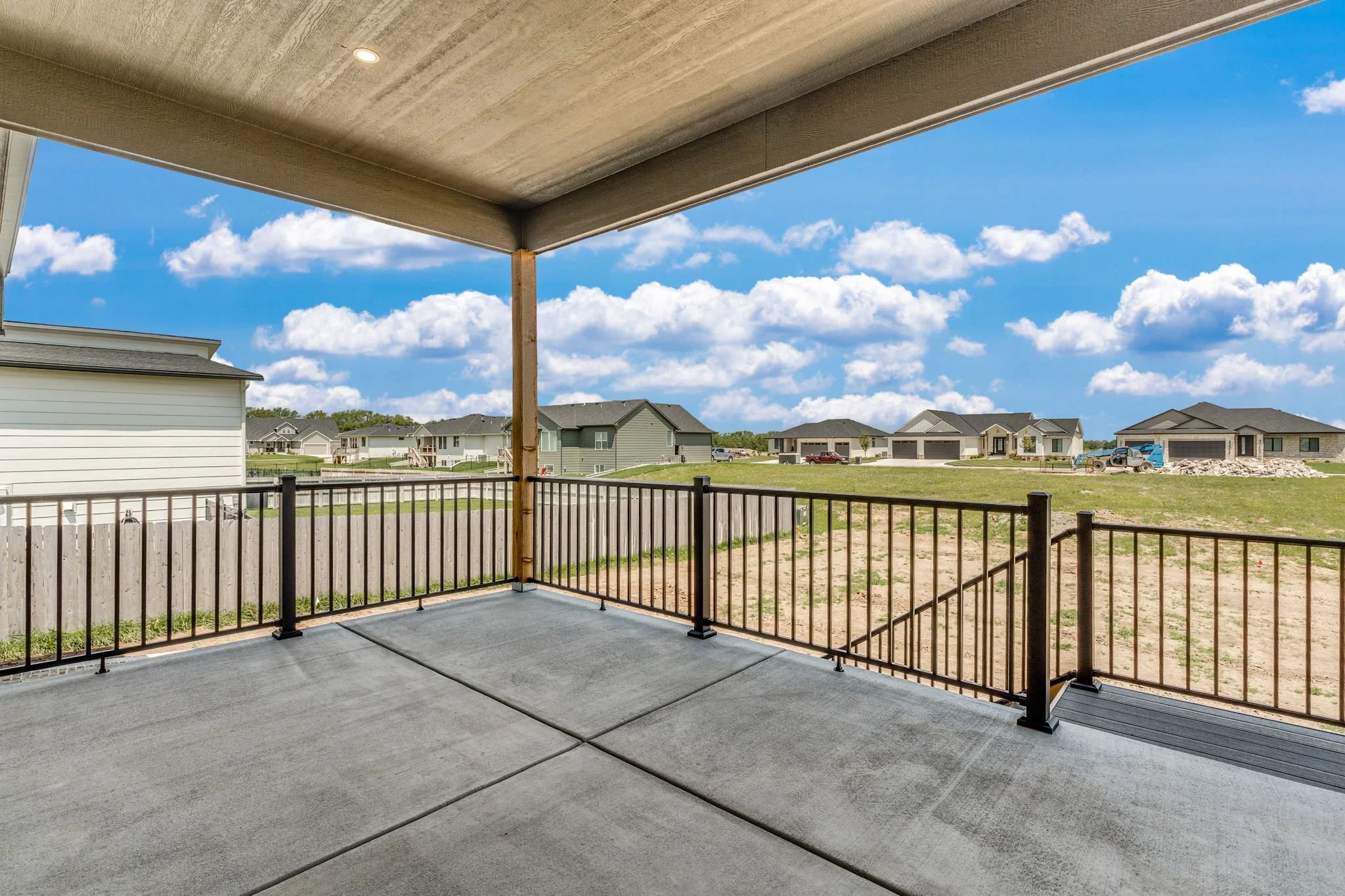 47-web-or-mls-210 S Wellcrest Ct-47.jpg
