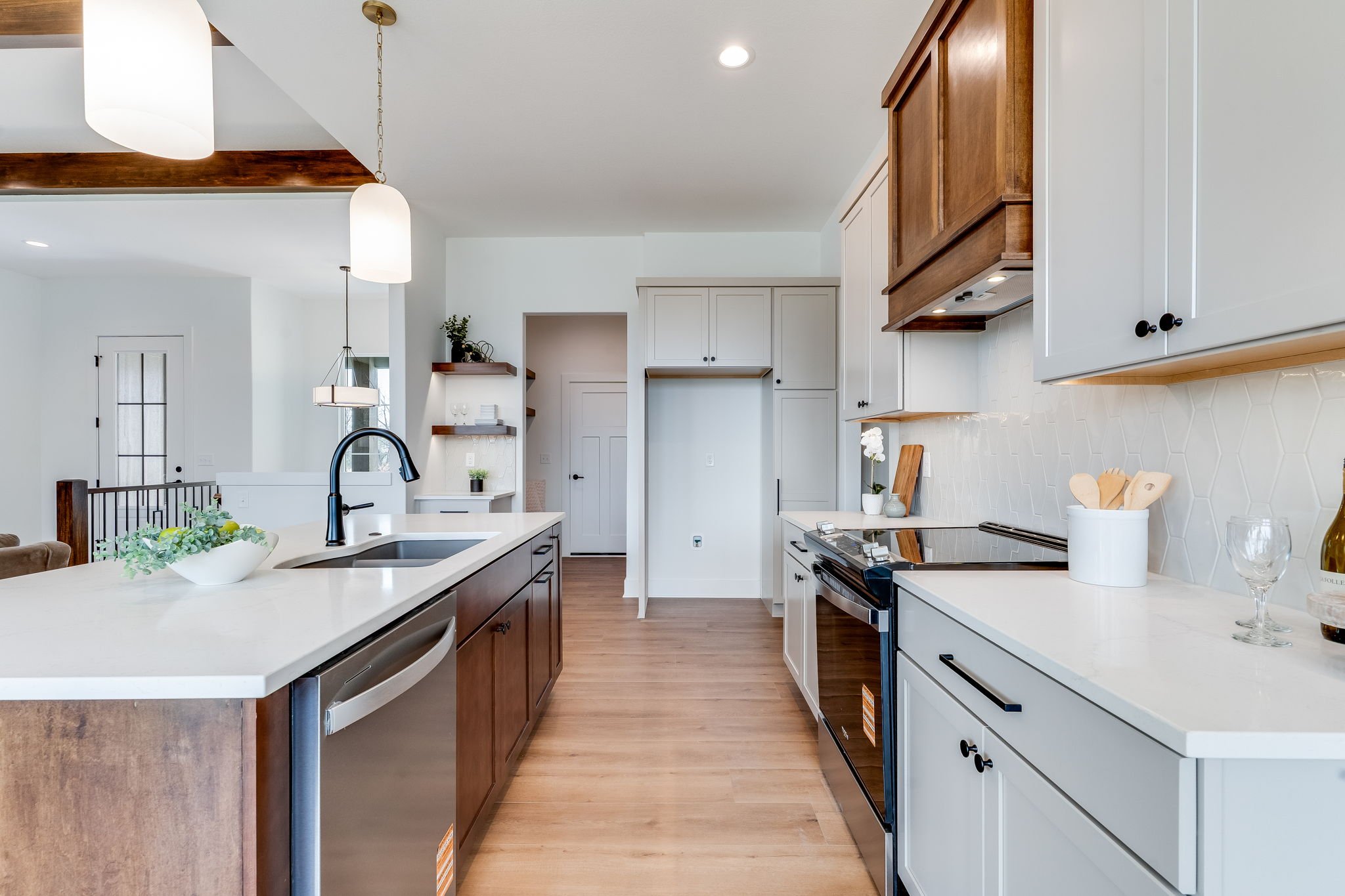 4734 N Saker St-16.jpg