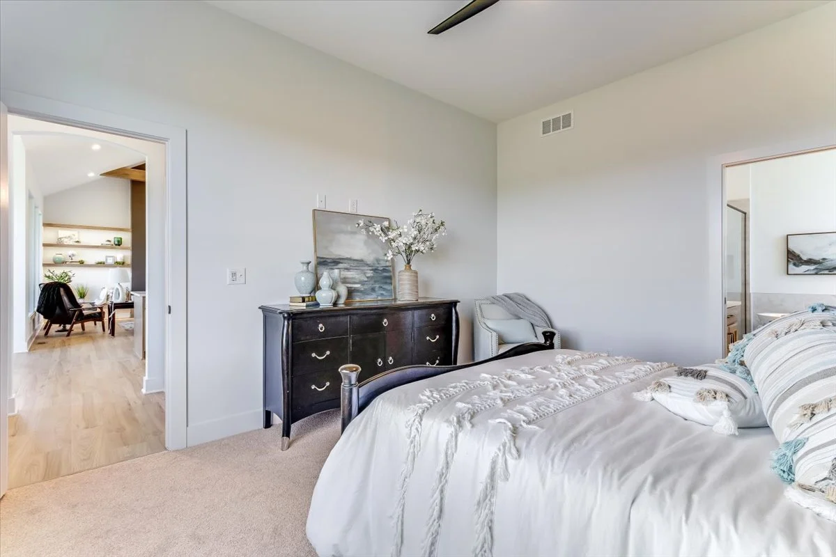 22-261 N Ciderbluff Ct-22.jpg