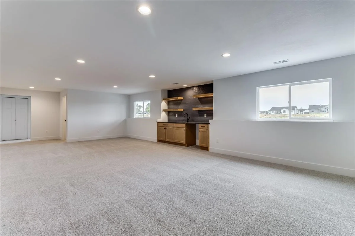 34-8988 E Bradford St-34.jpg