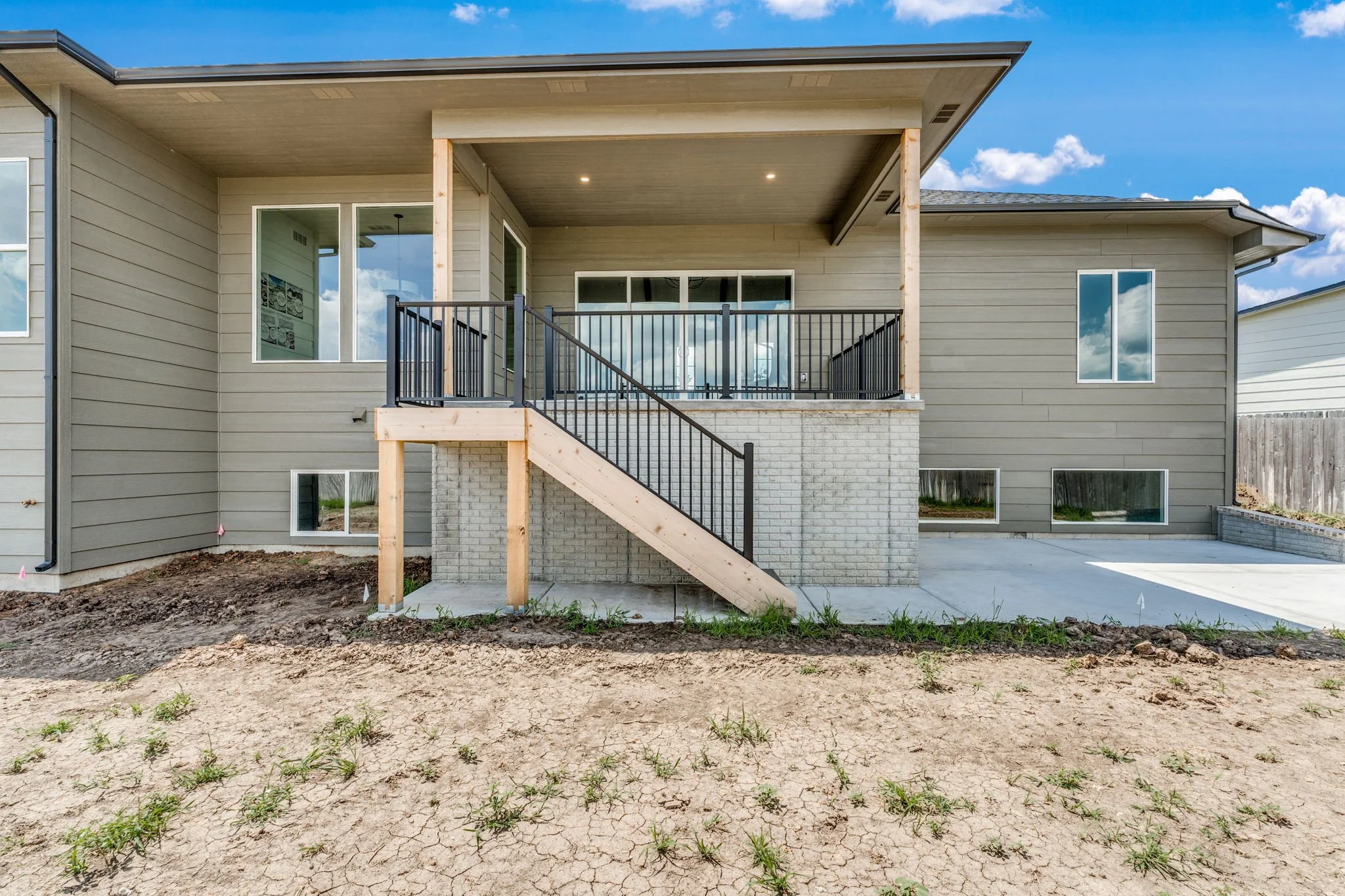46-web-or-mls-210 S Wellcrest Ct-46.jpg