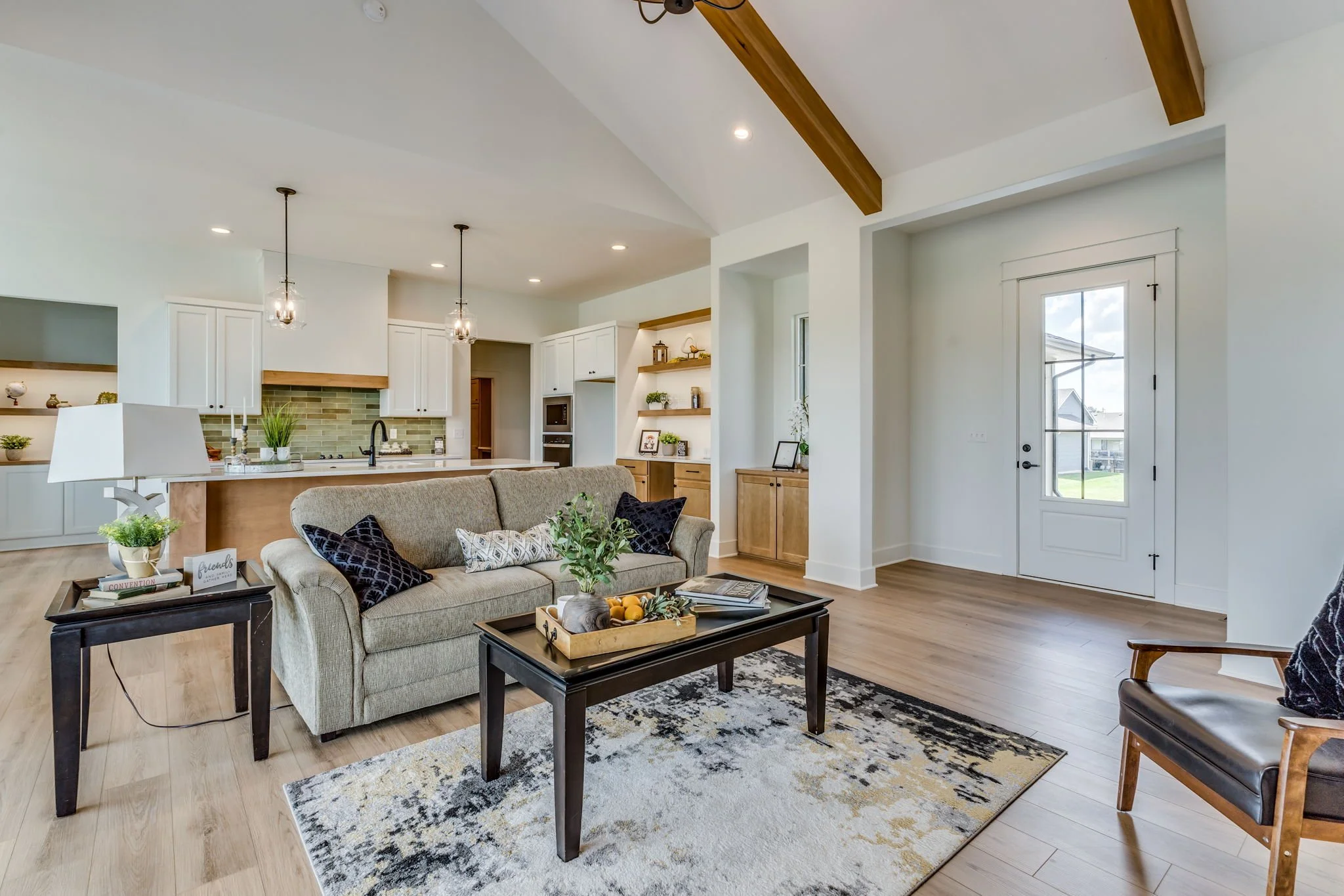 8-web-or-mls-210 S Wellcrest Ct-08.jpg