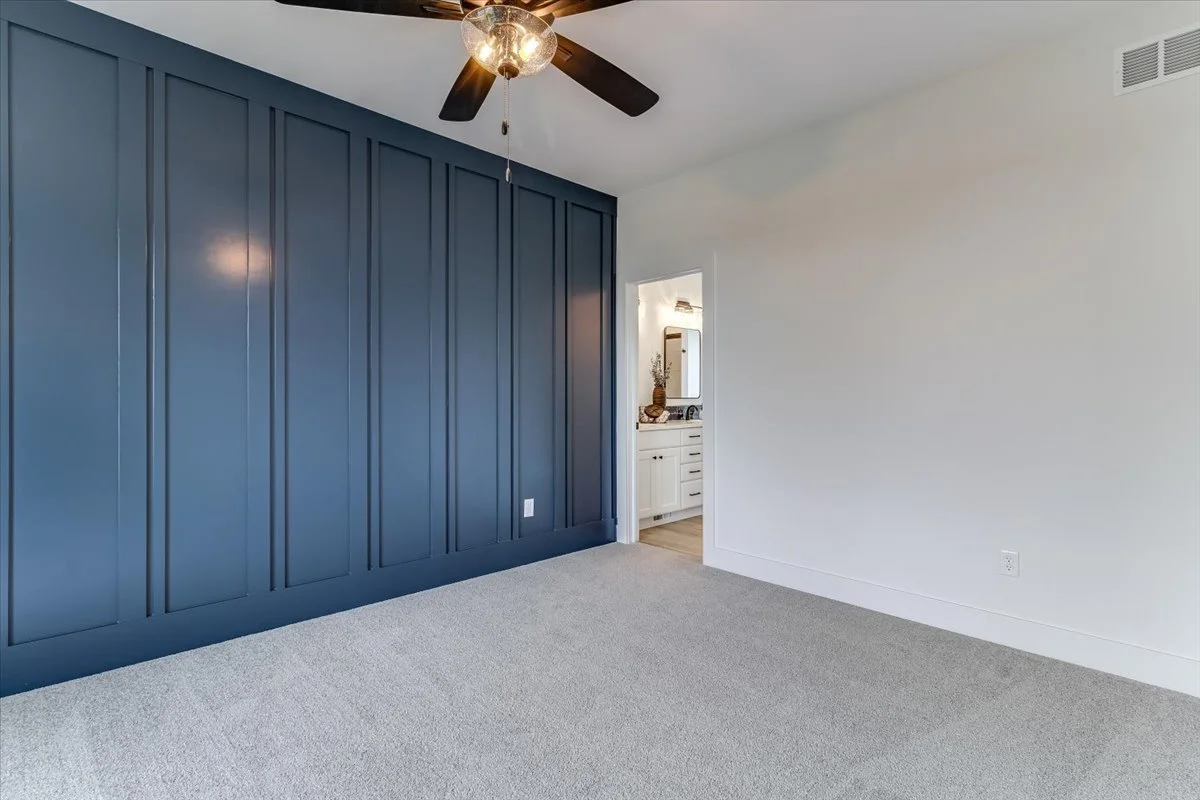 22-8988 E Bradford St-22.jpg