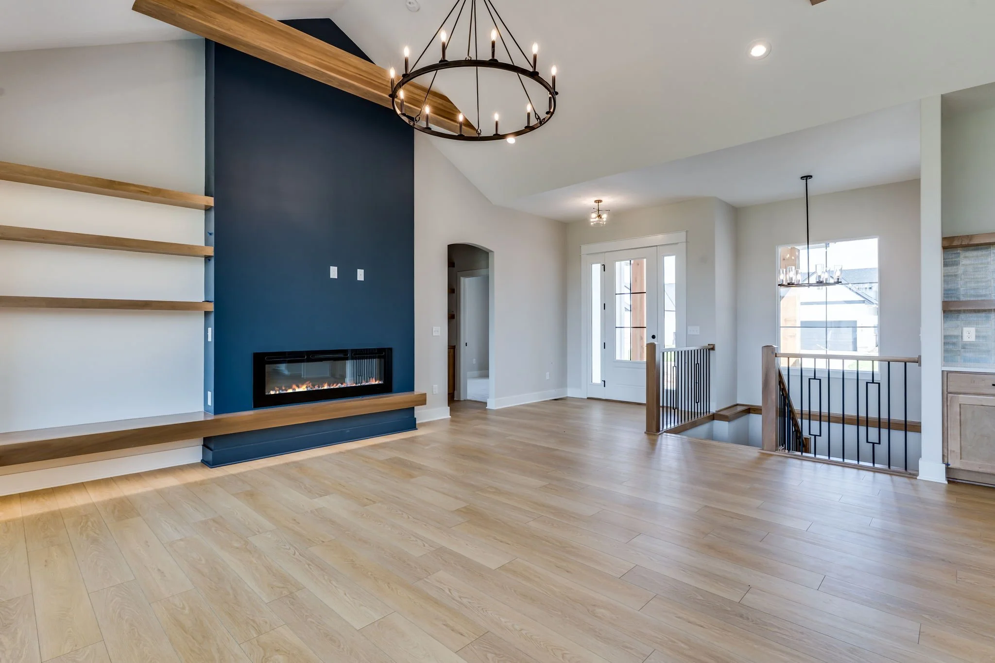 6-web-or-mls-176 S Wellcrest Ct-06.jpg
