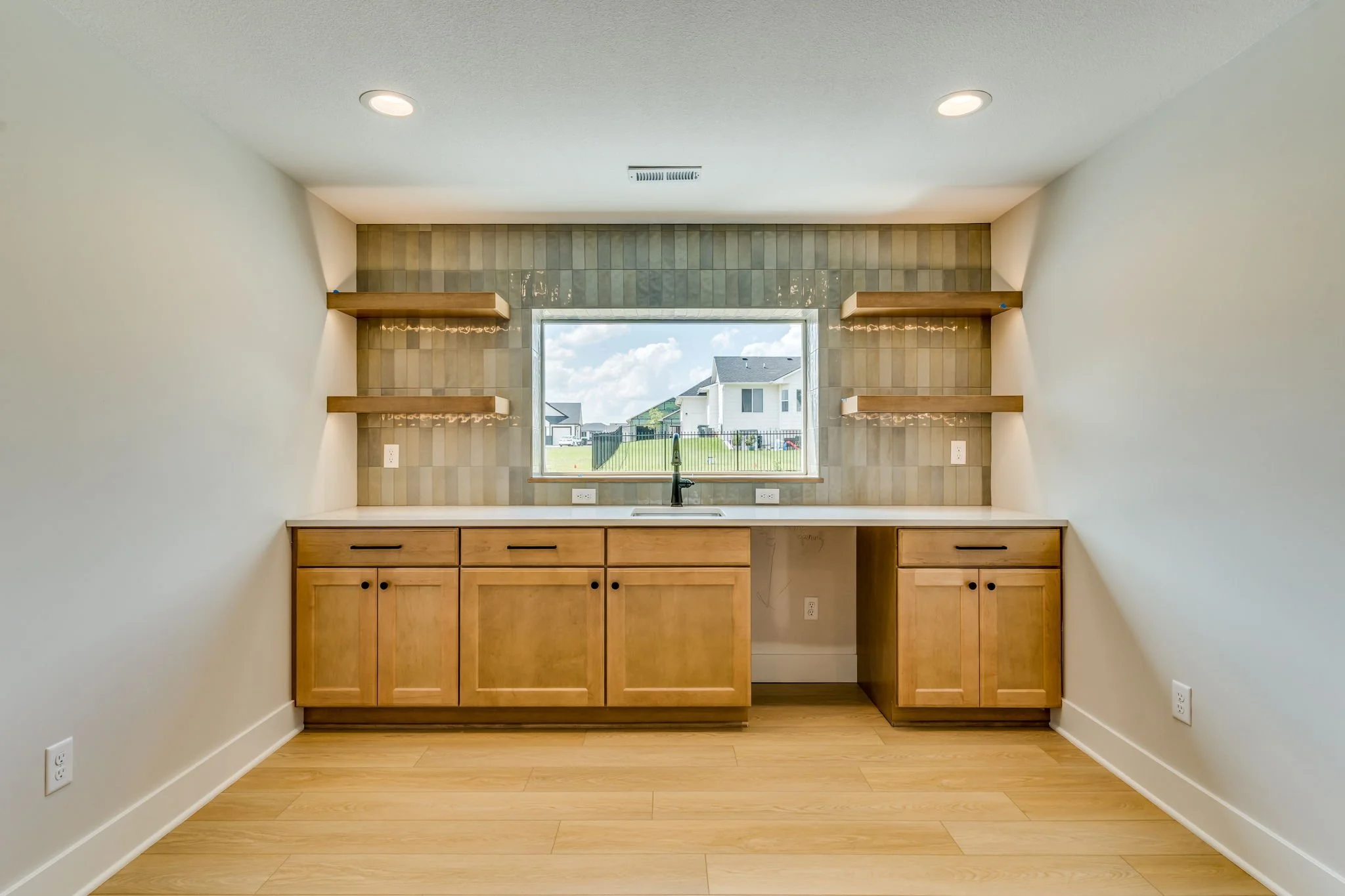 38-web-or-mls-176 S Wellcrest Ct-40.jpg