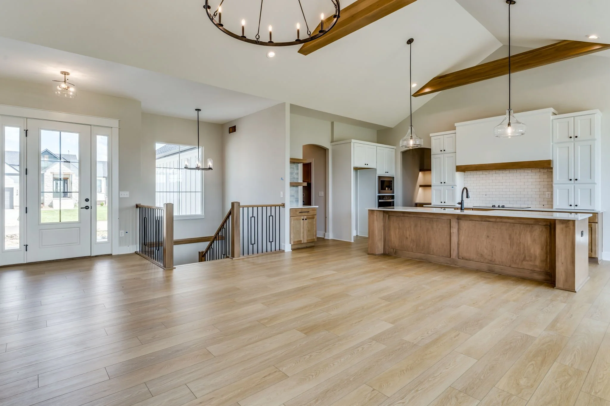 7-web-or-mls-176 S Wellcrest Ct-07.jpg