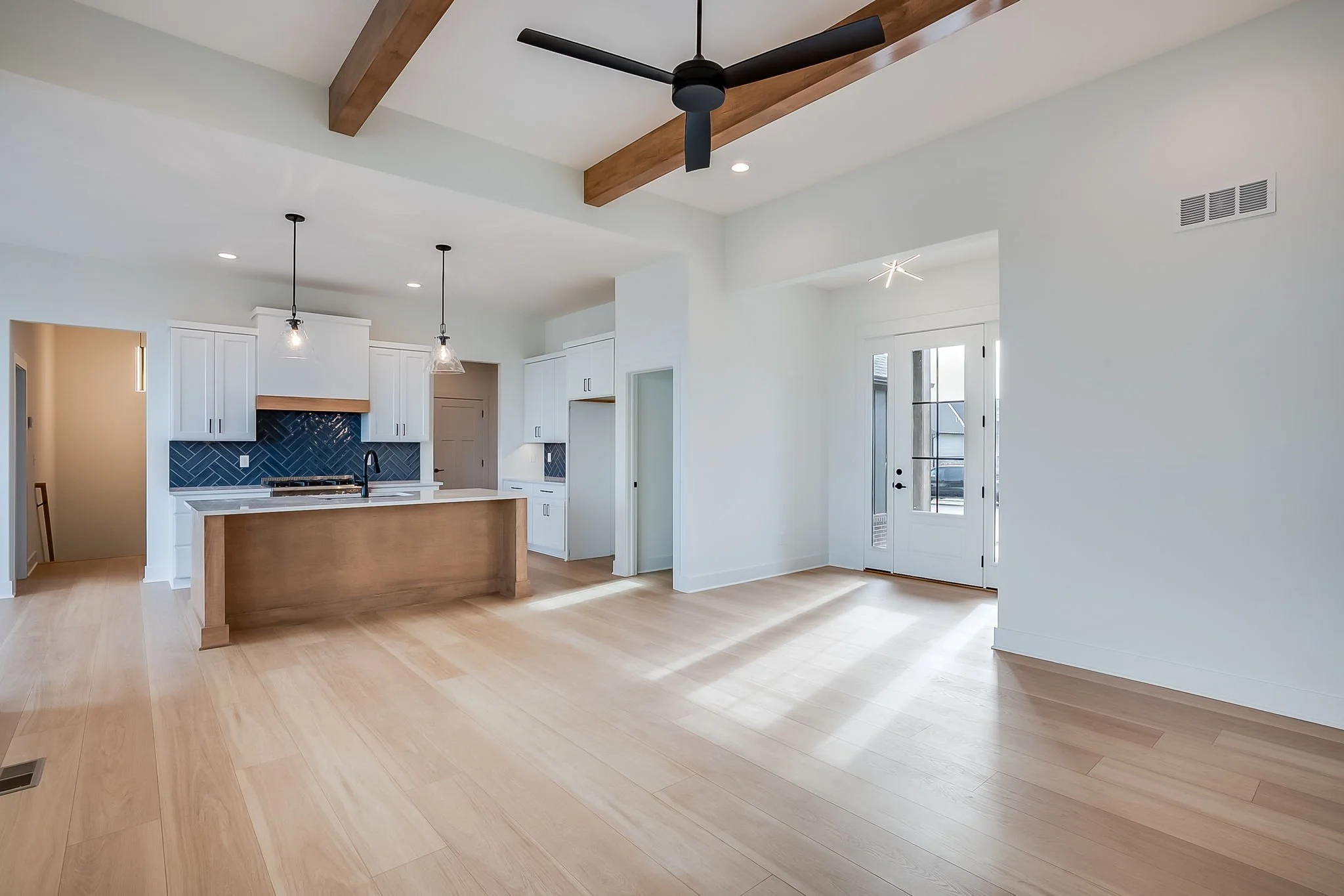 112 S Wellcrest-07.jpg