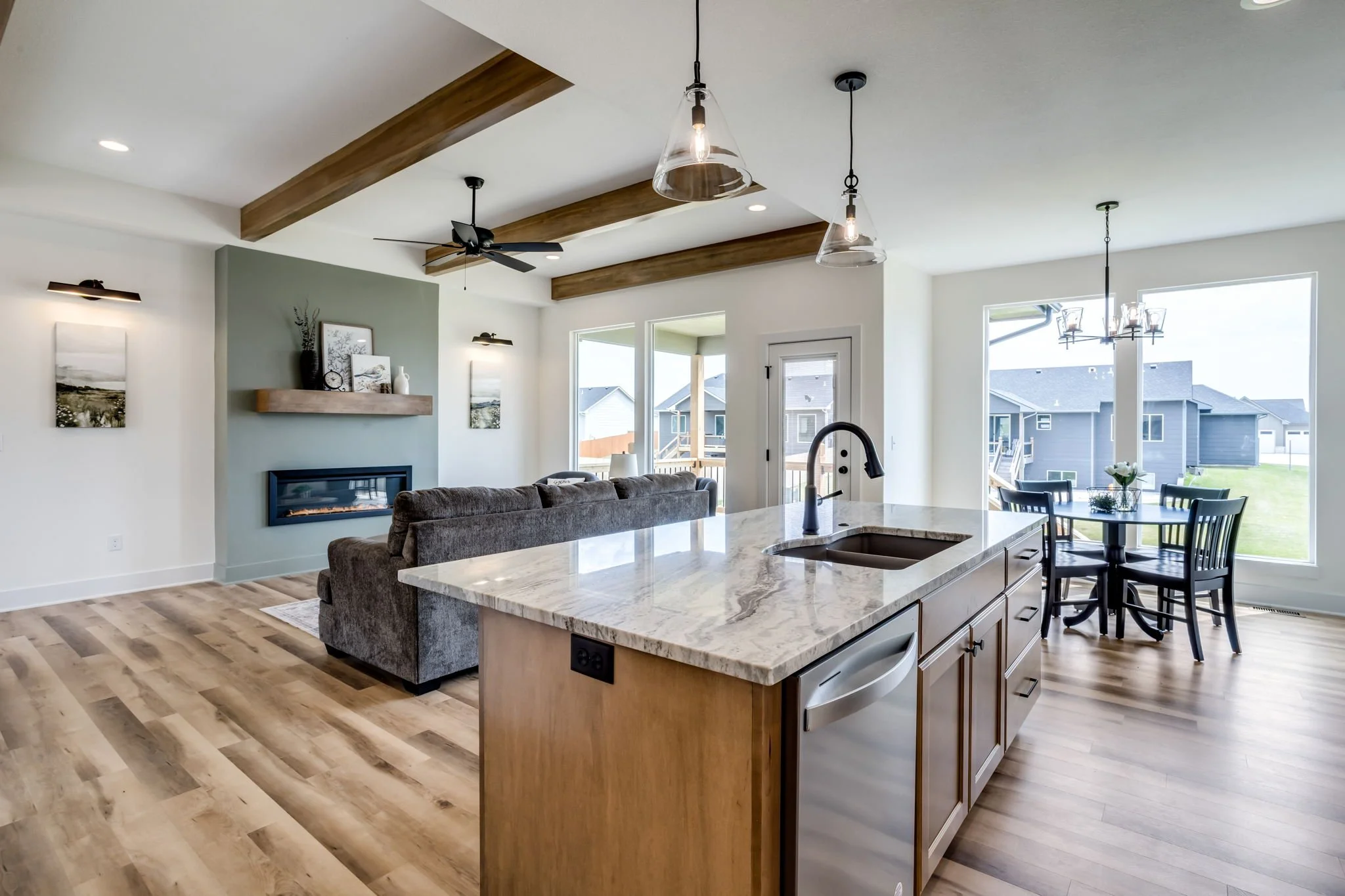 9-web-or-mls-3347 S Linden Ct-09.jpg